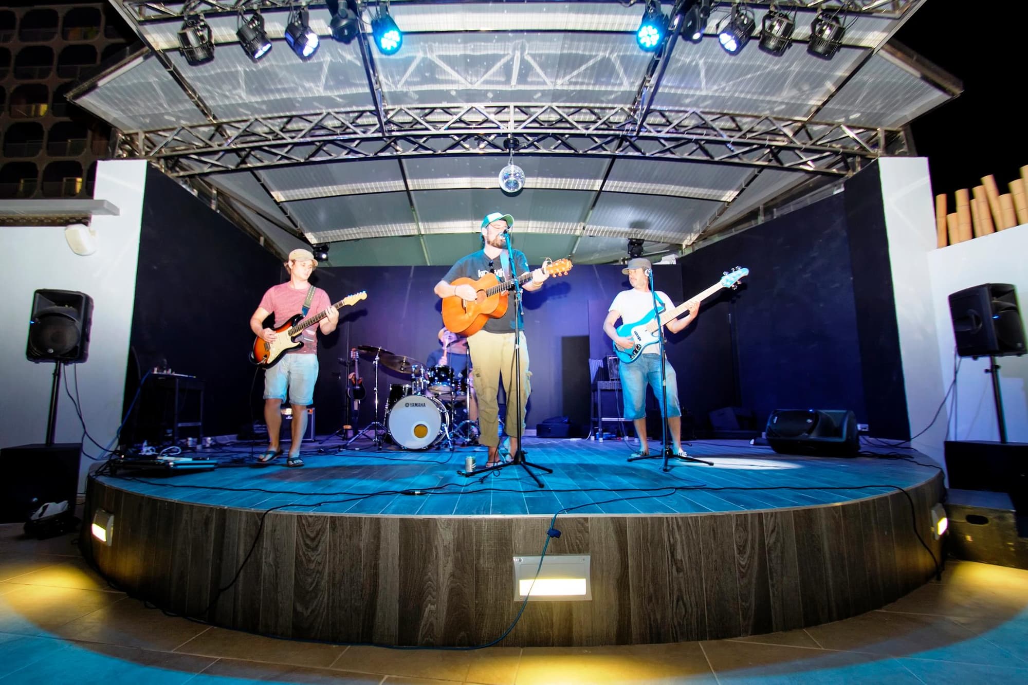 Samos, Sports and Entertainment