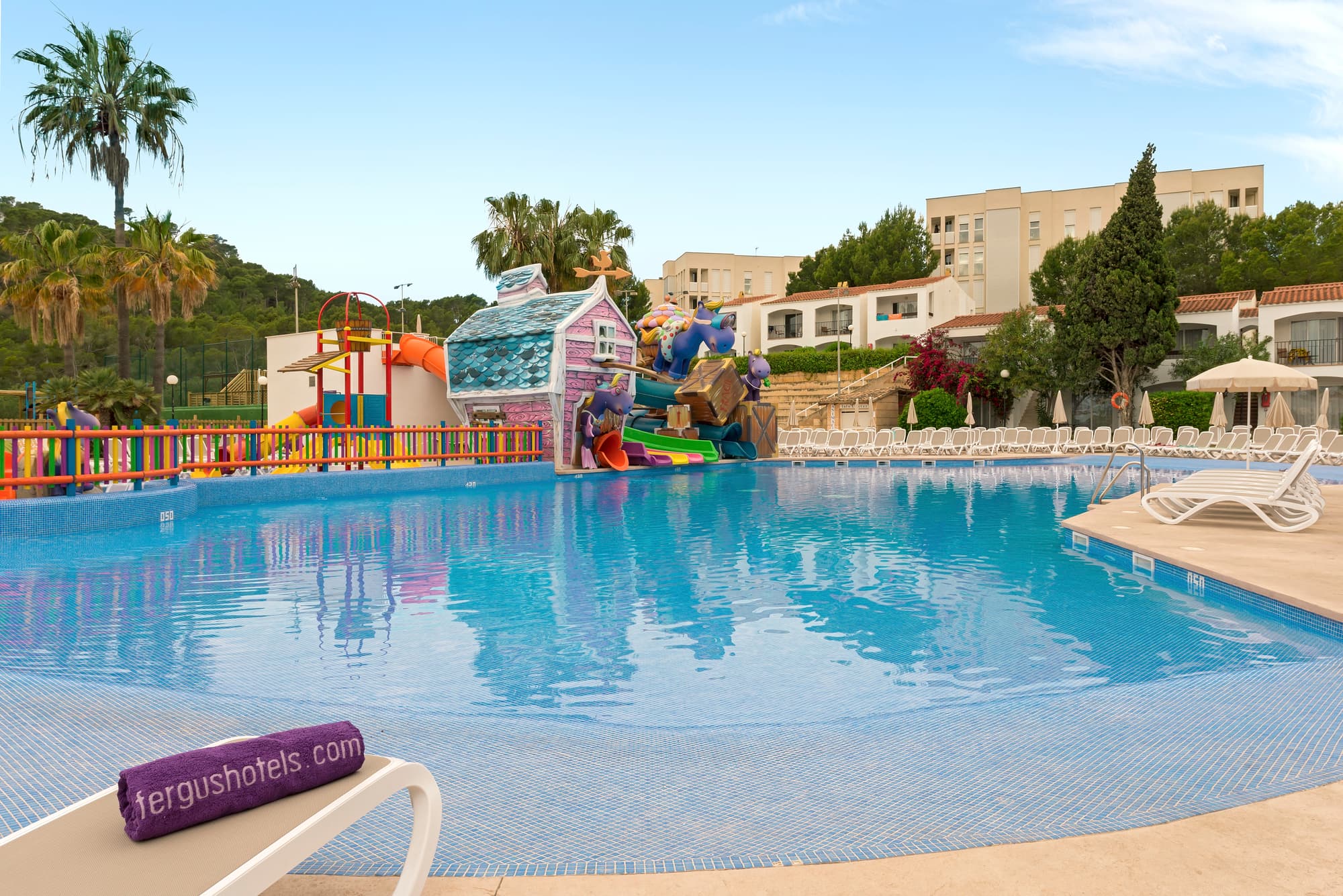 FERGUS Club Europa, Pool