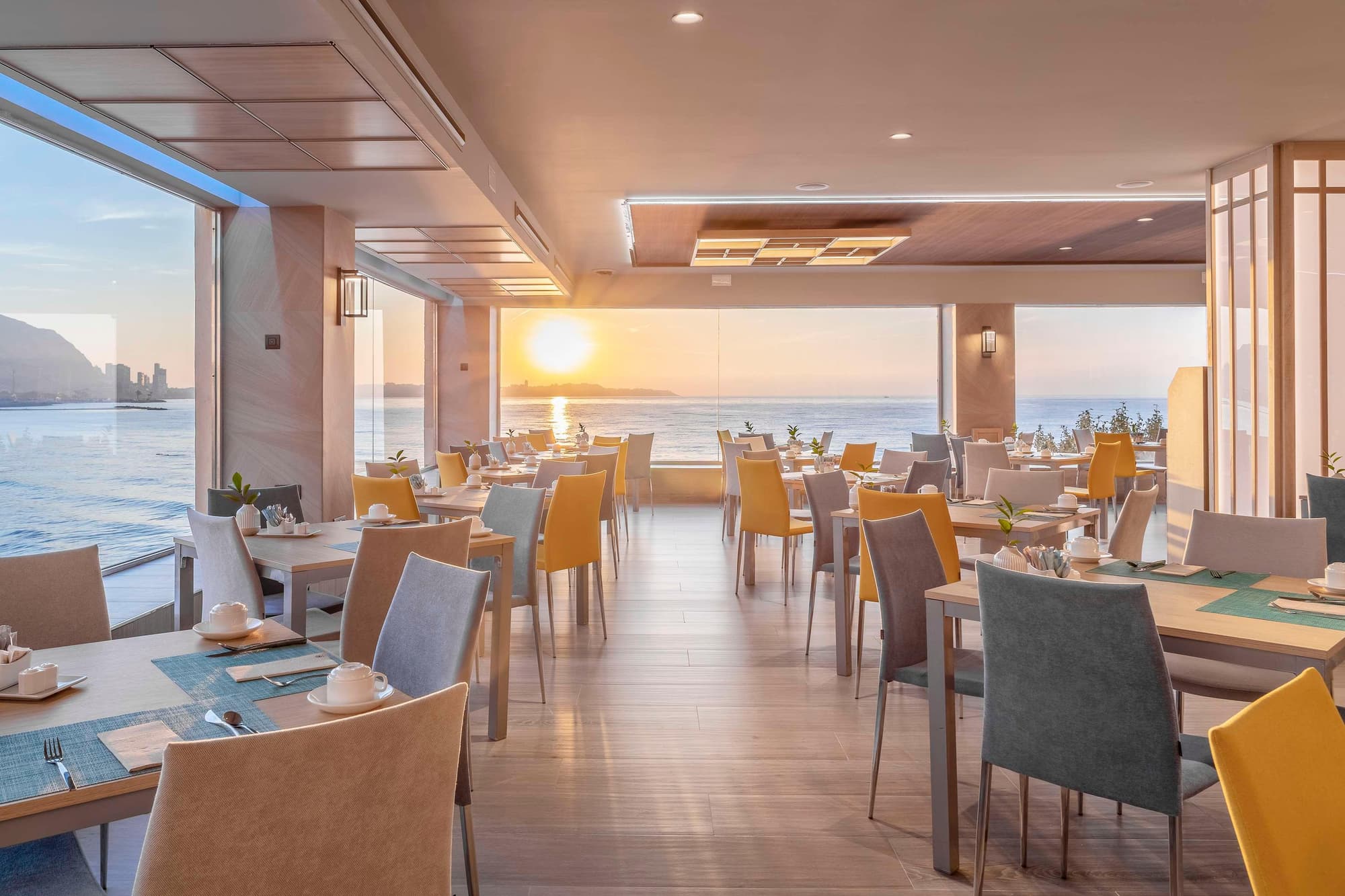 Melia Alicante, Restaurant