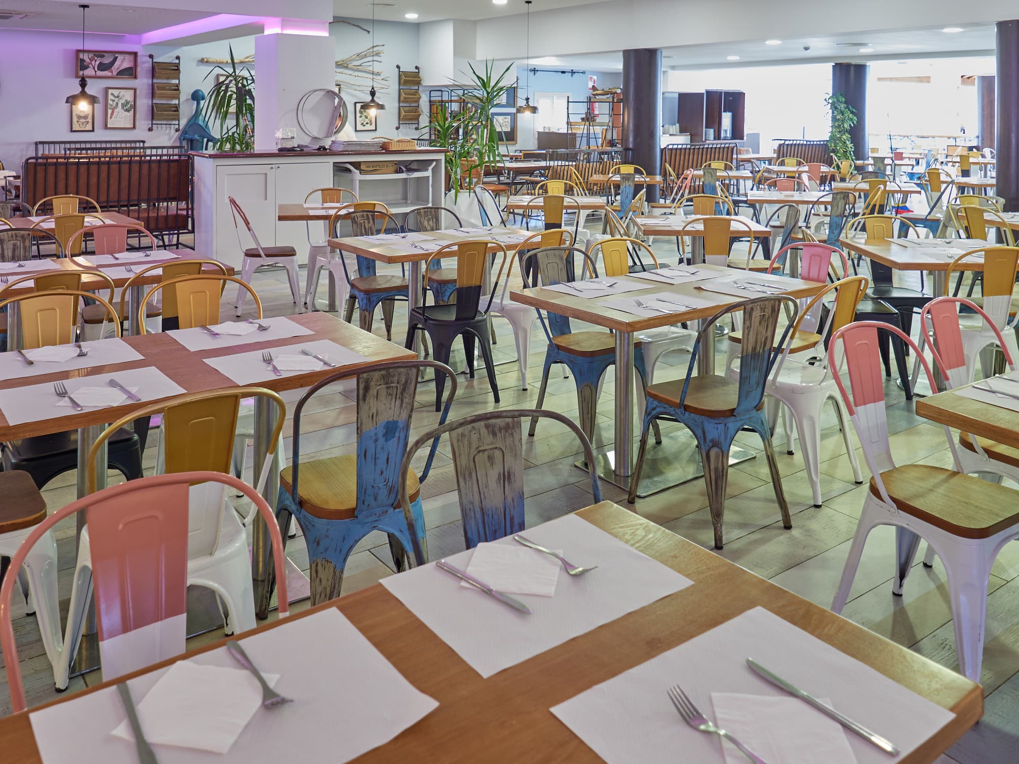 BelleVue Club, Restaurant