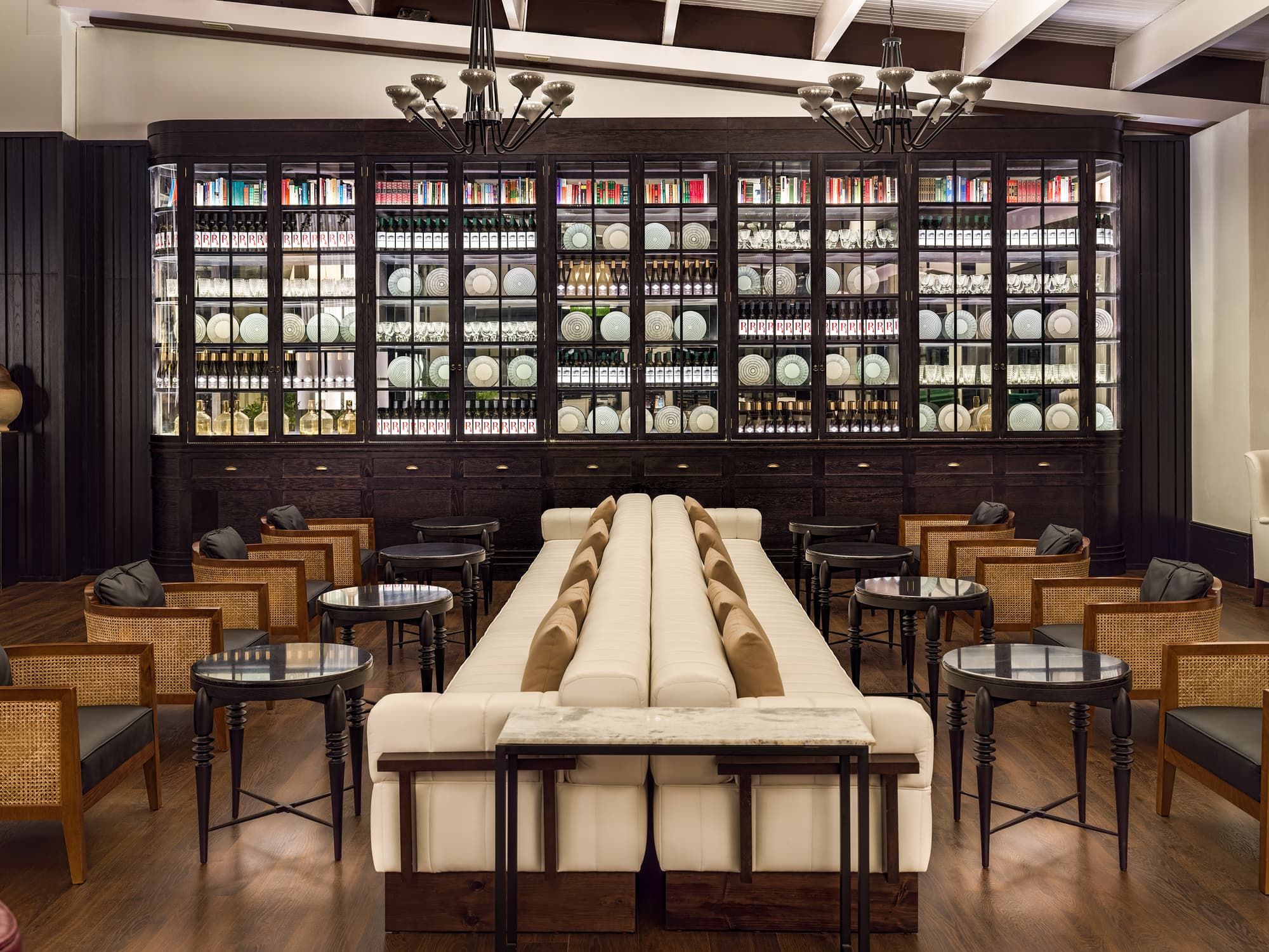 H10 Rubicon Horizons Collection, Bar