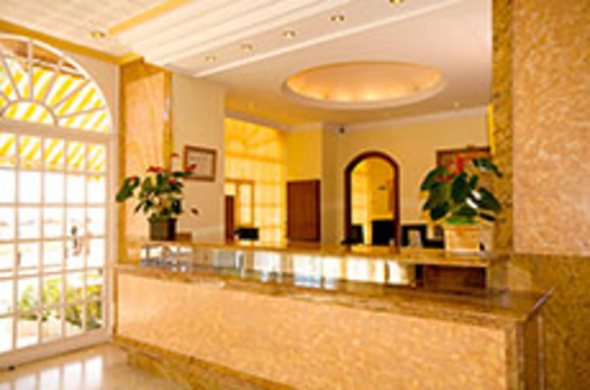 Apartamentos Stella Maris Marcari SL