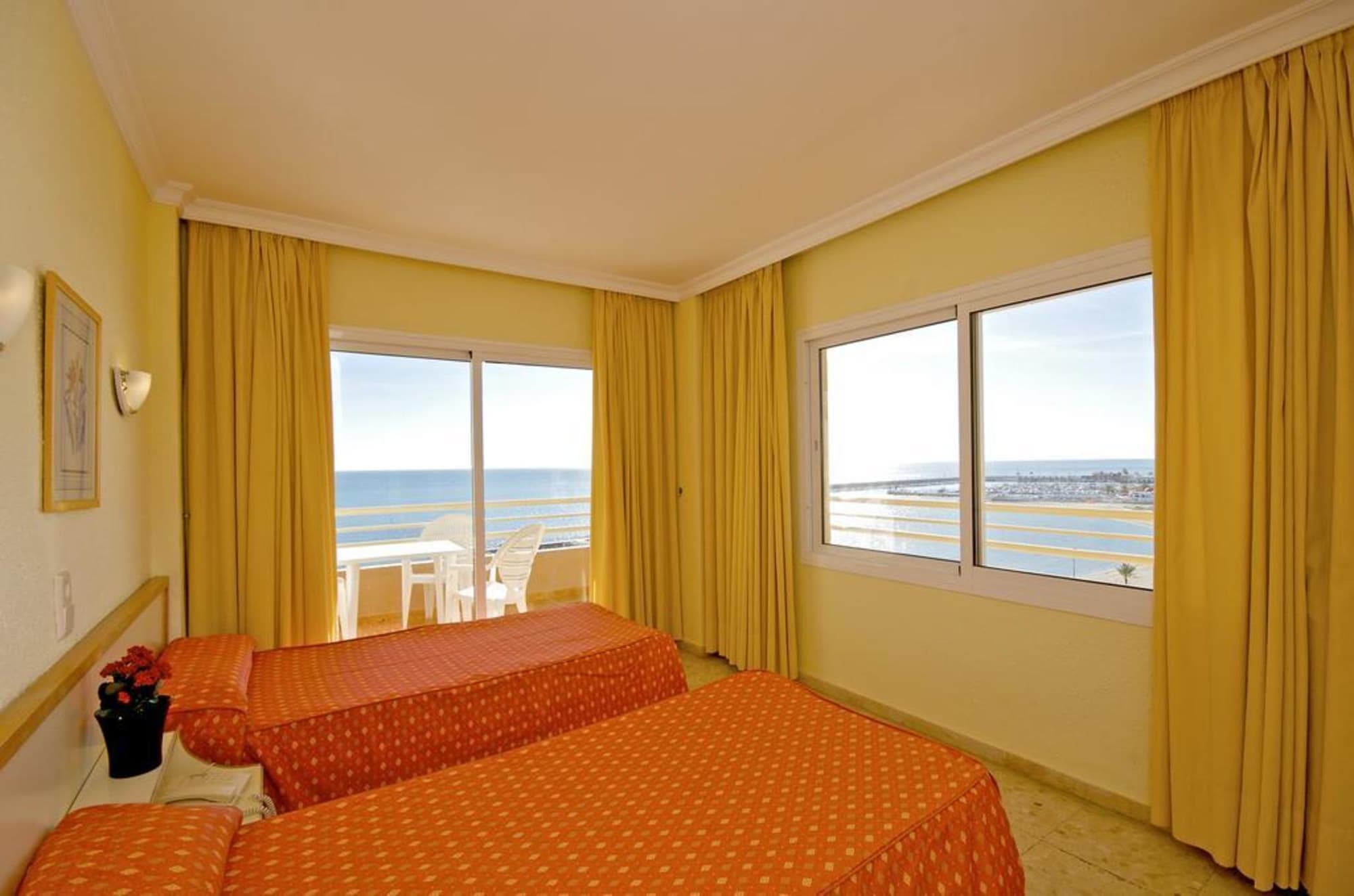 Apartamentos Stella Maris Marcari SL