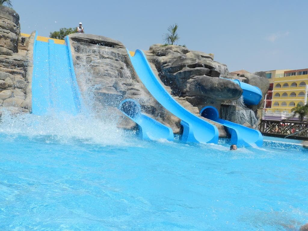 Mediterraneo Bay Hotel & Resort