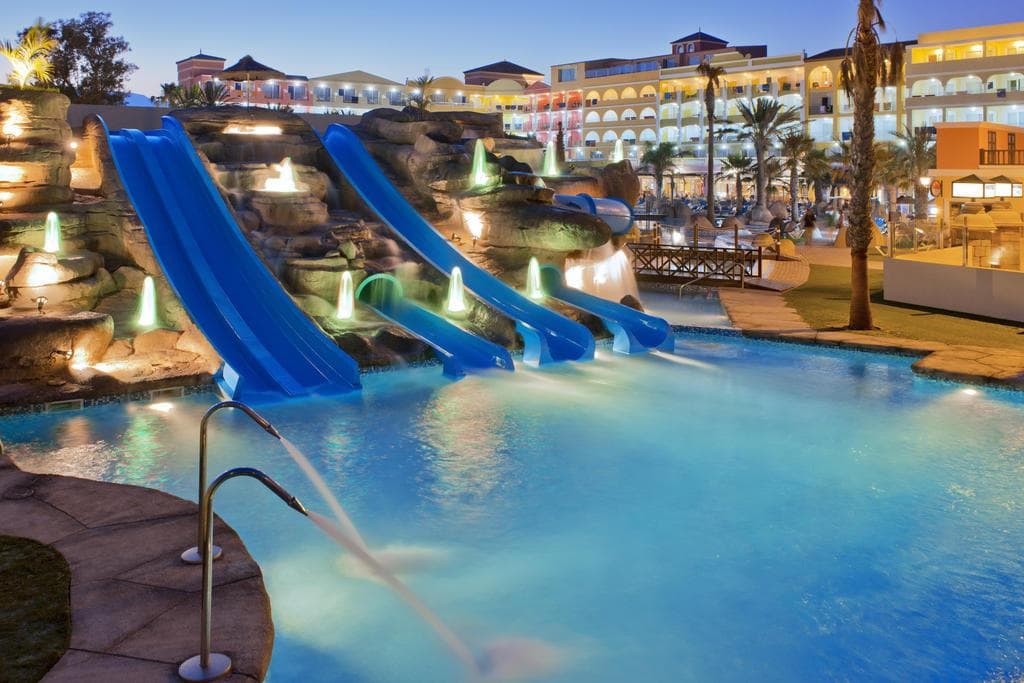Mediterraneo Bay Hotel & Resort