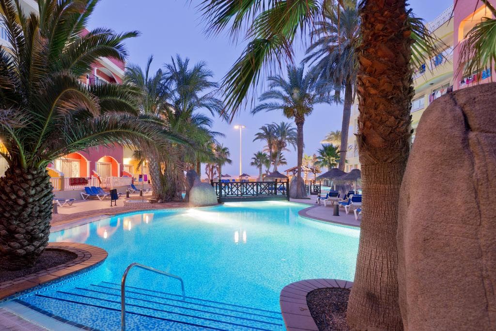 Mediterraneo Bay Hotel & Resort