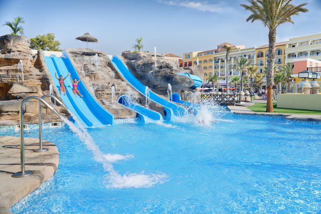 Mediterraneo Bay Hotel & Resort