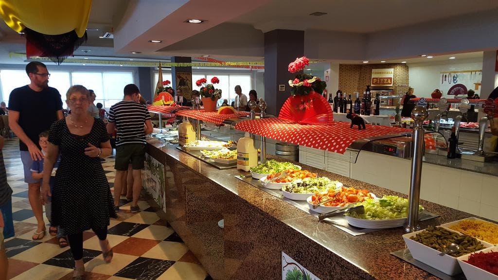 Mediterraneo Bay Hotel & Resort