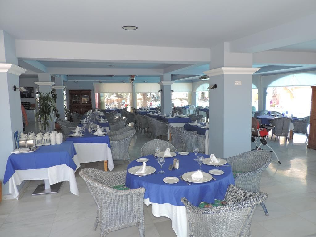 Mediterraneo Bay Hotel & Resort