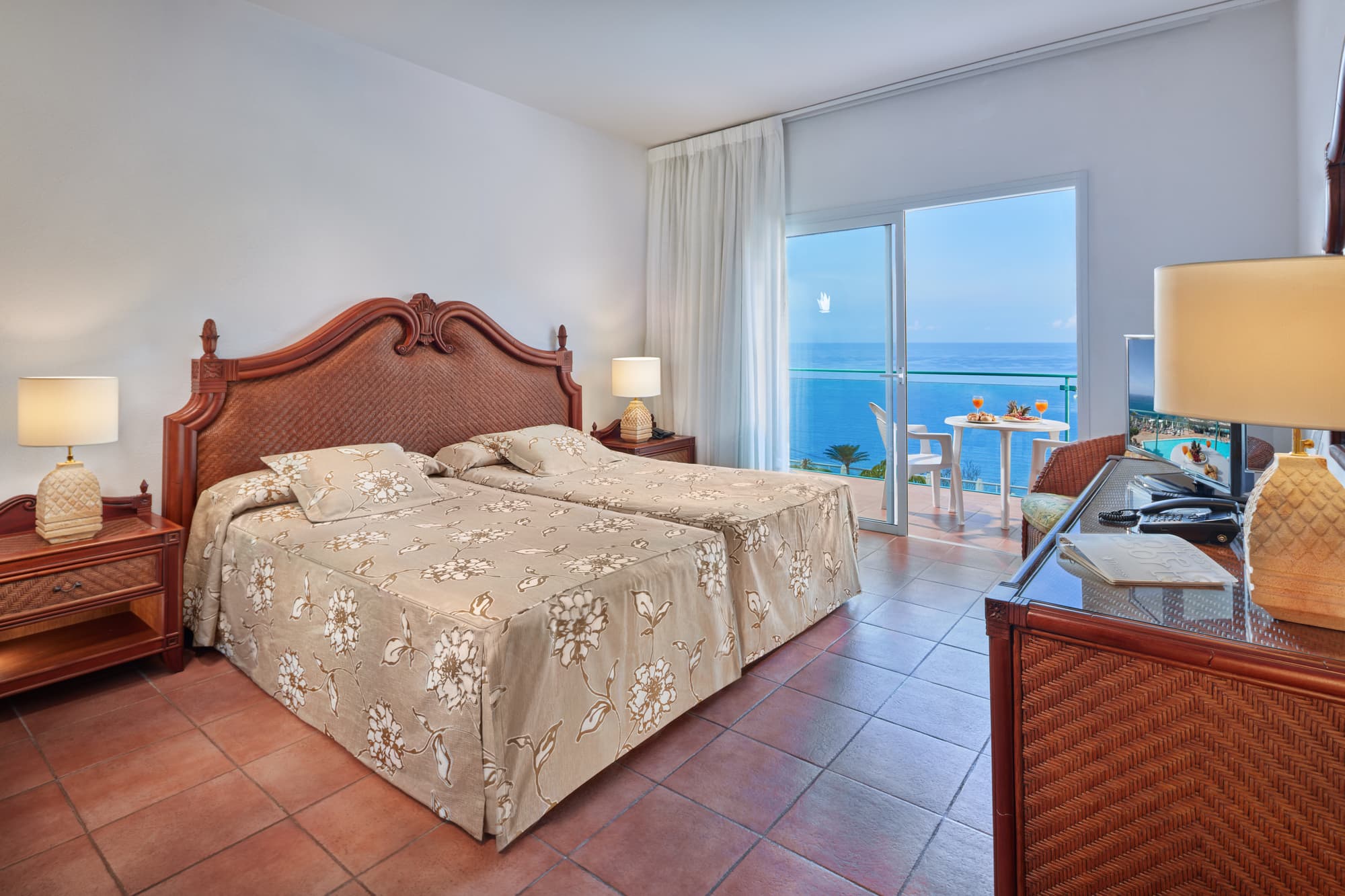 Mogan Princess & Beach Club