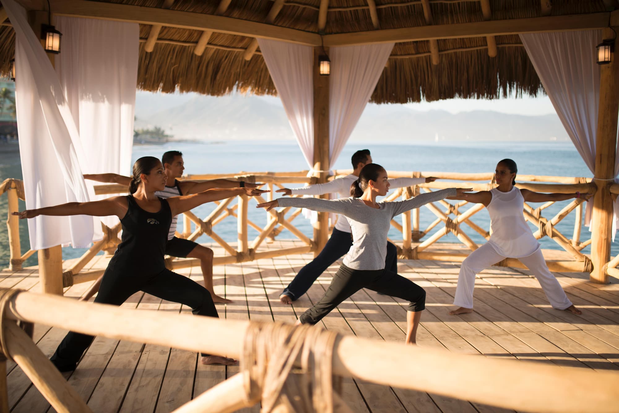 Crown Paradise Club All Inclusive, Sports and Entertainment