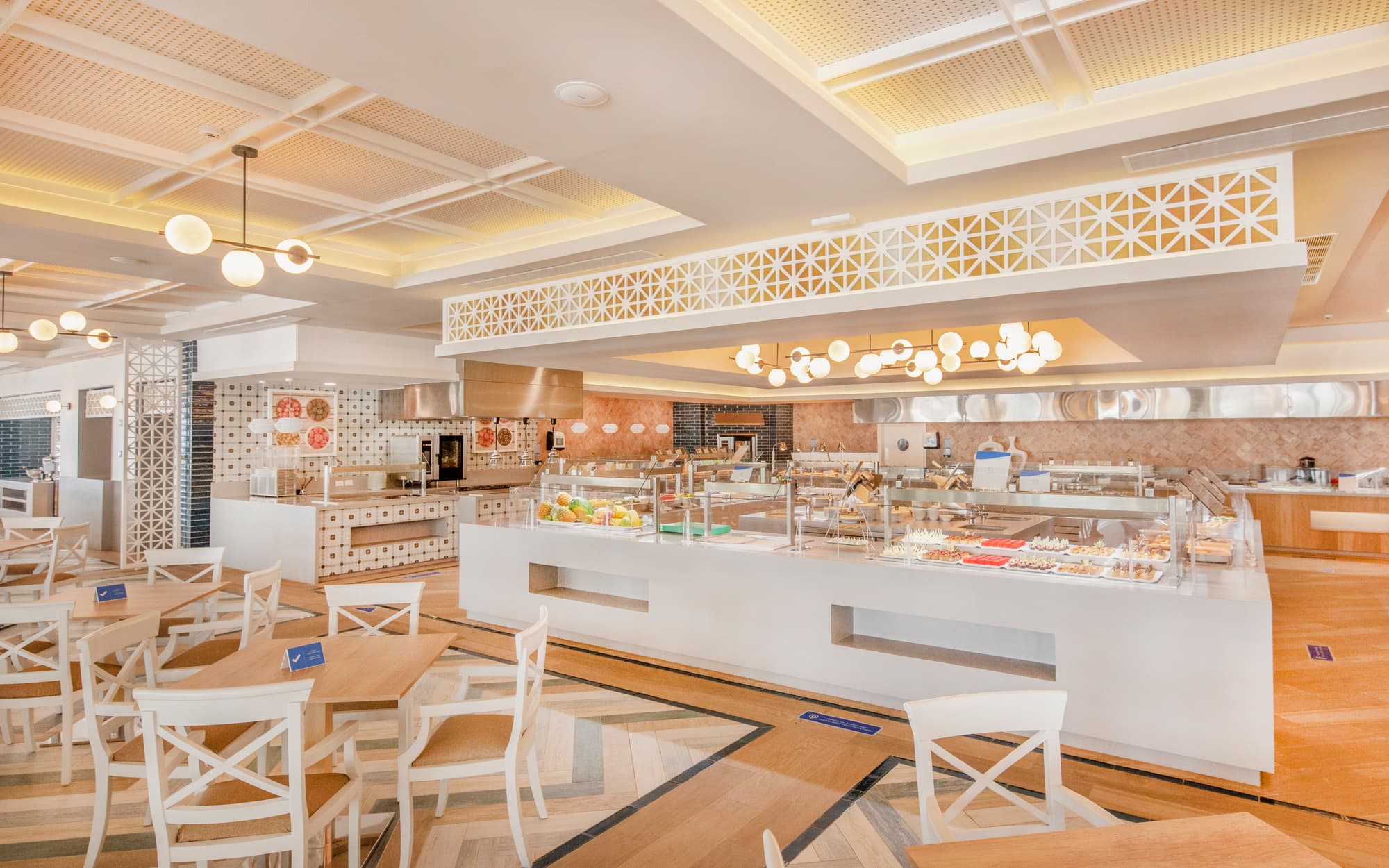 Bahia Principe Grand El Portillo, Restaurant