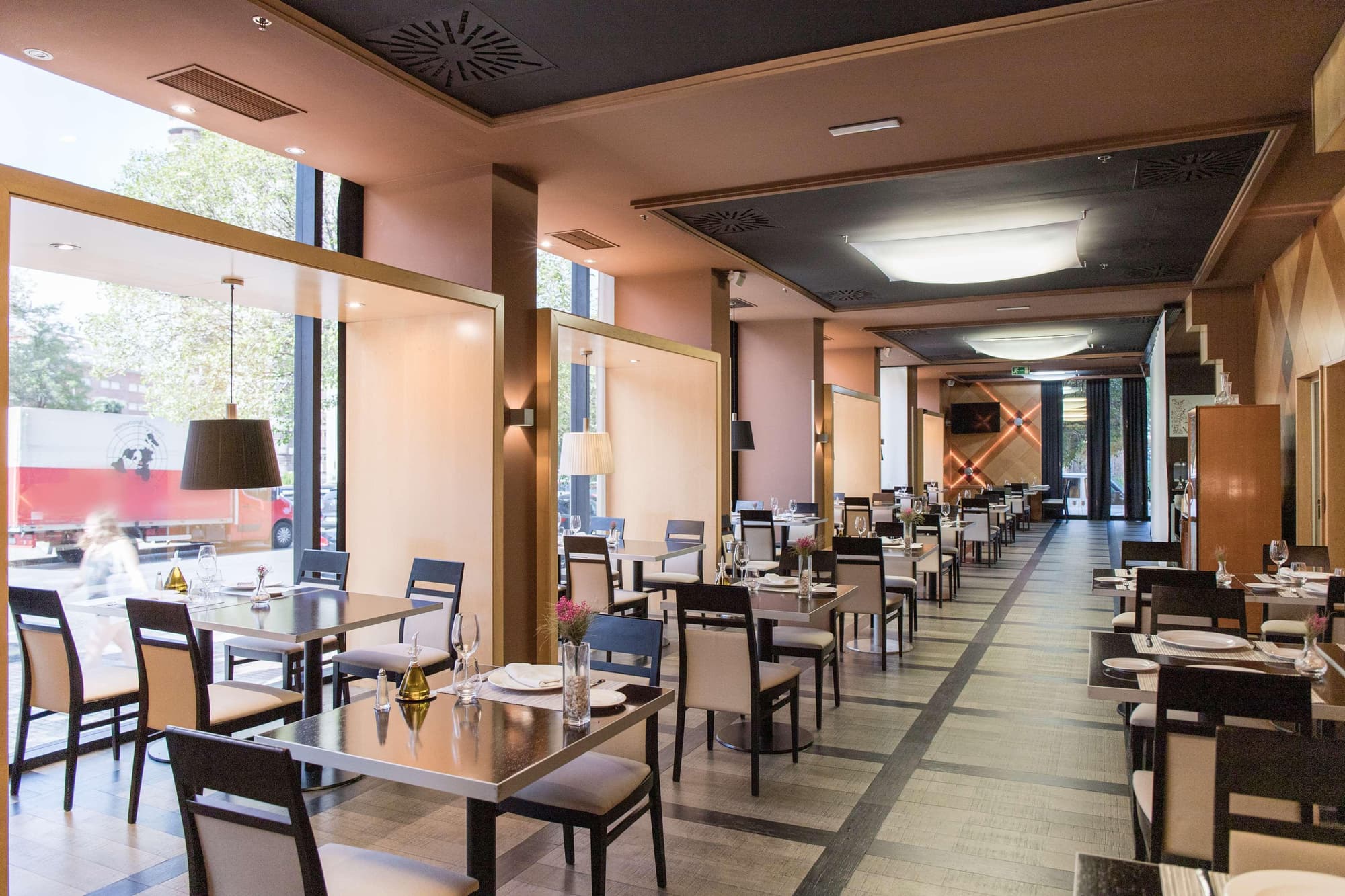 Abba Madrid, Restaurant