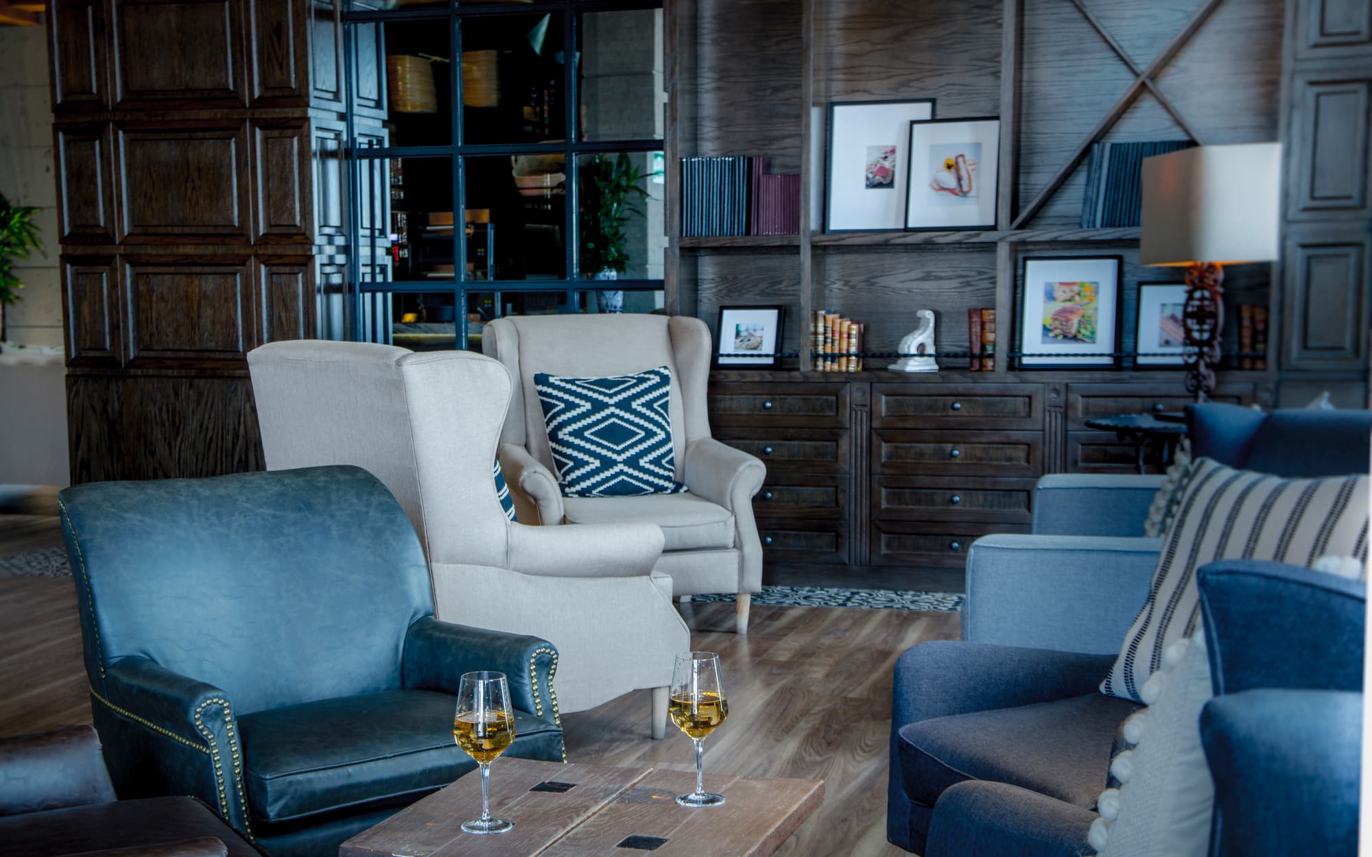 Zocalo Central, Food & Beverages, Sports and Entertainment