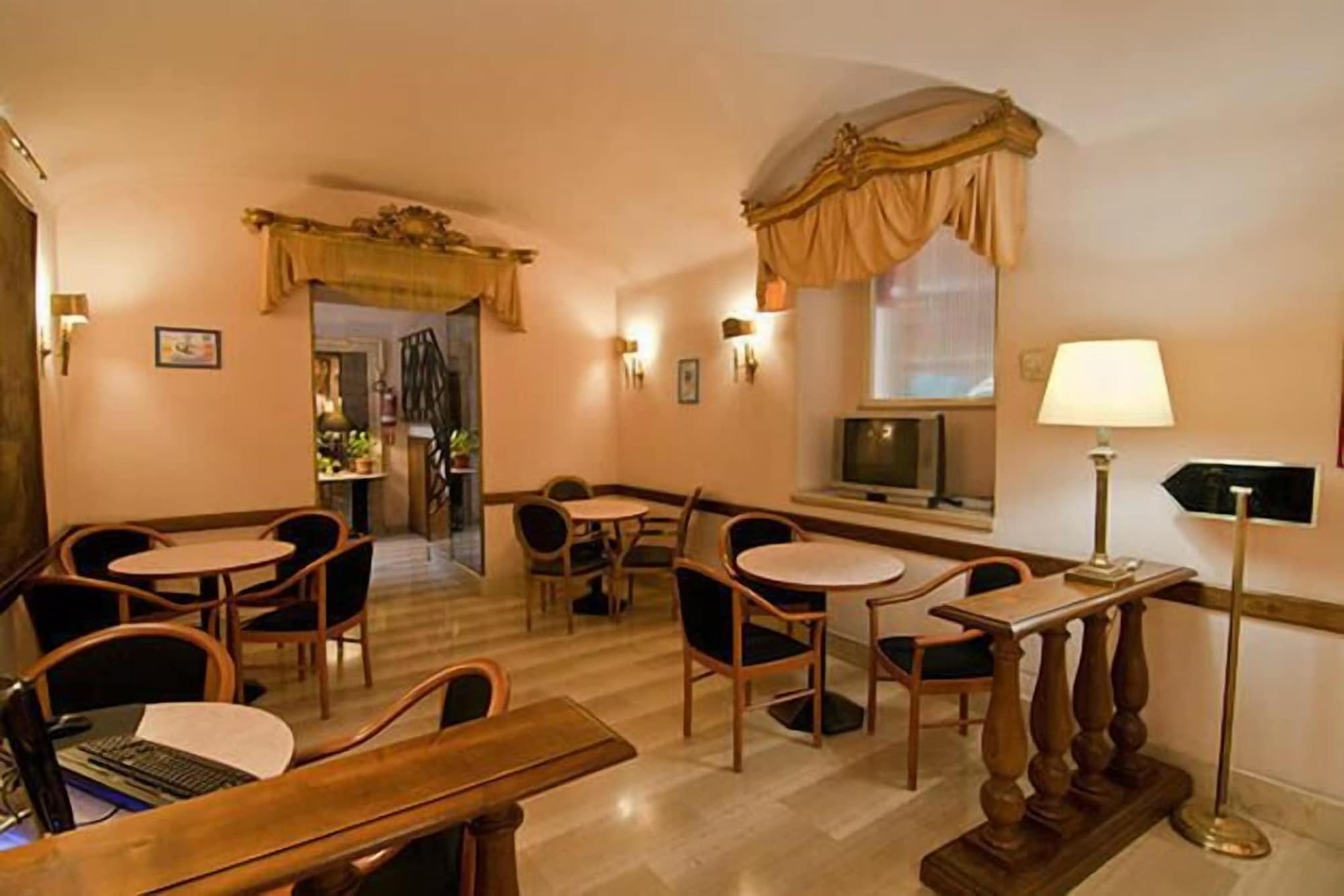 Hotel Center 1
