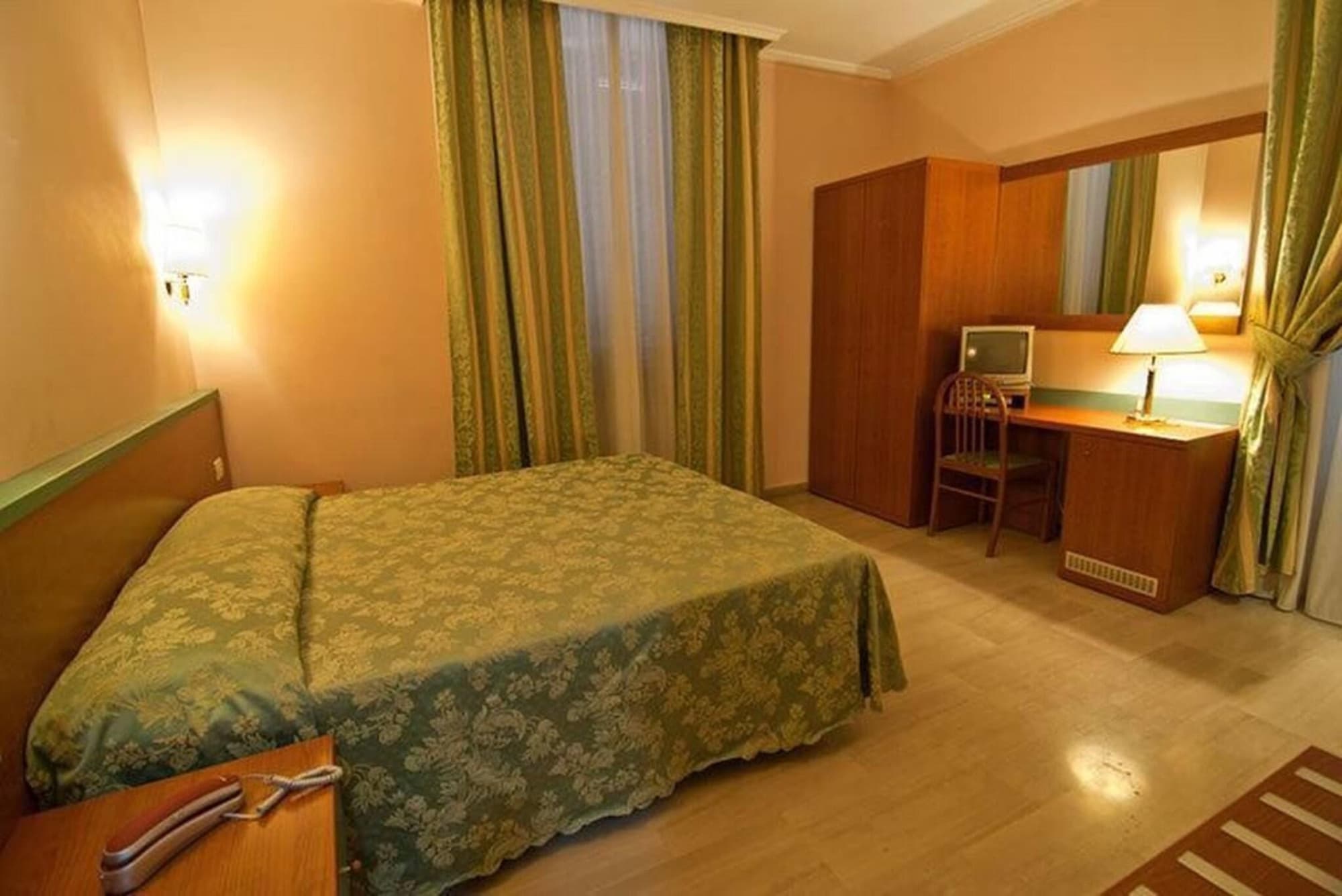 Hotel Center 1