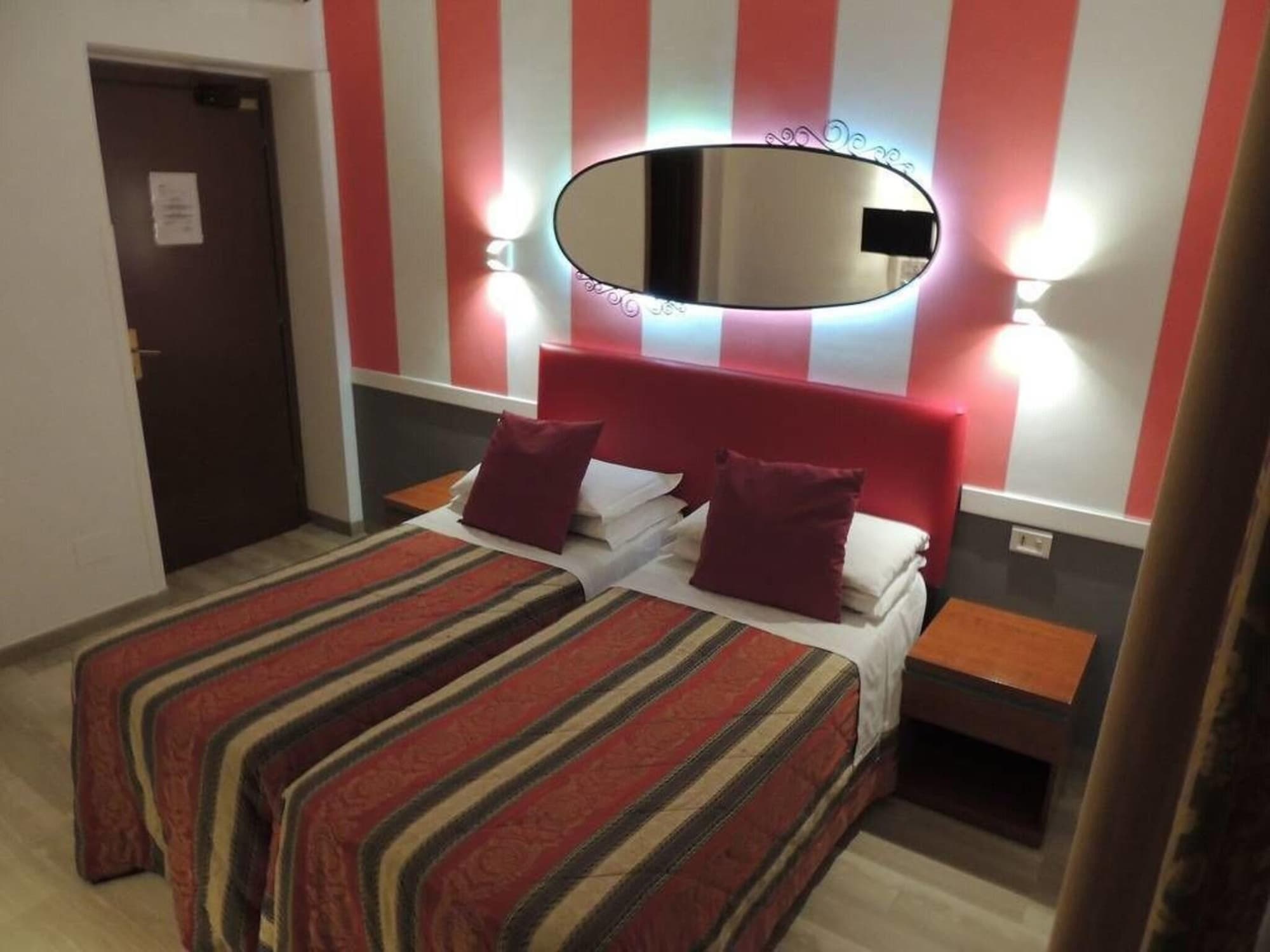 Hotel Center 1