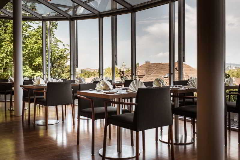 Ambassador, Restaurant