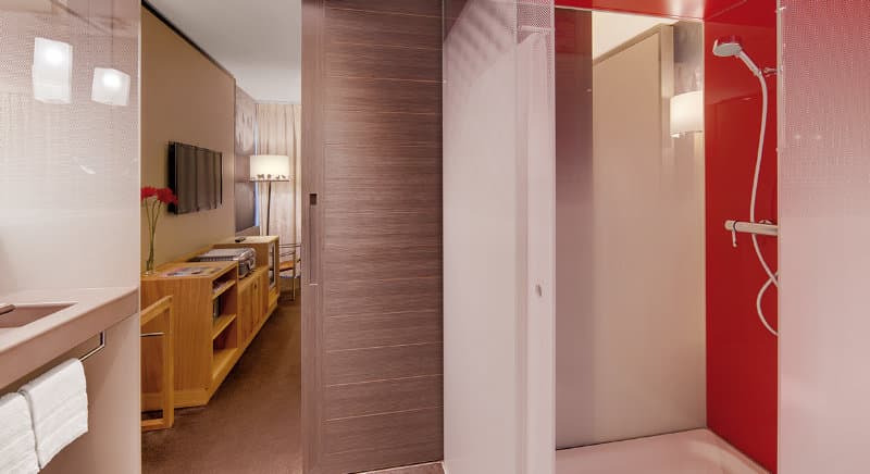 Agora Swiss Night by Fassbind Lausanne, Room