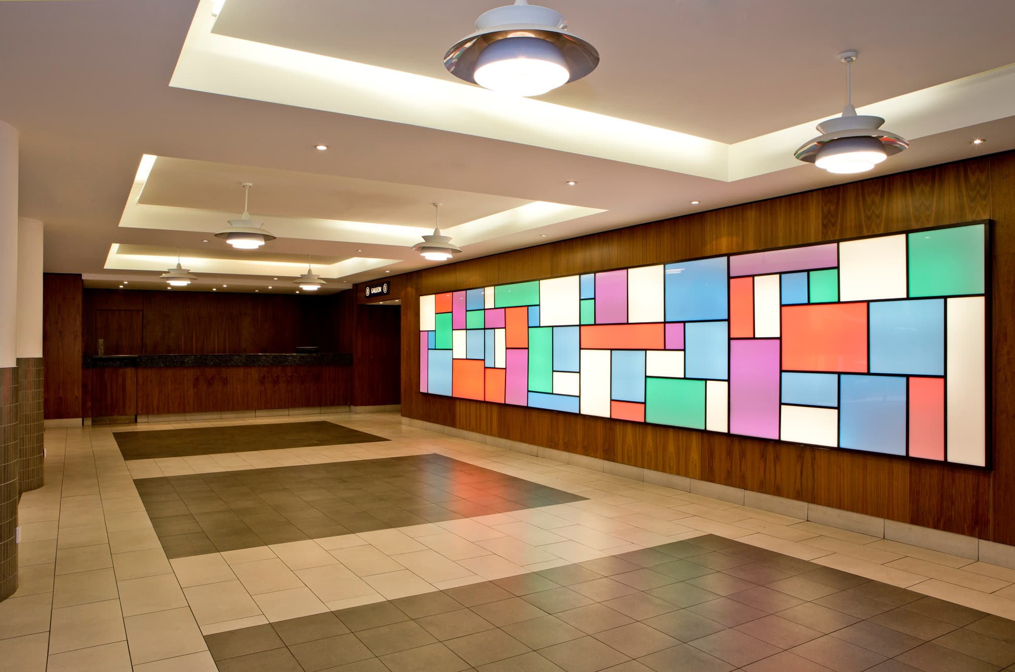 Royal National, Lobby