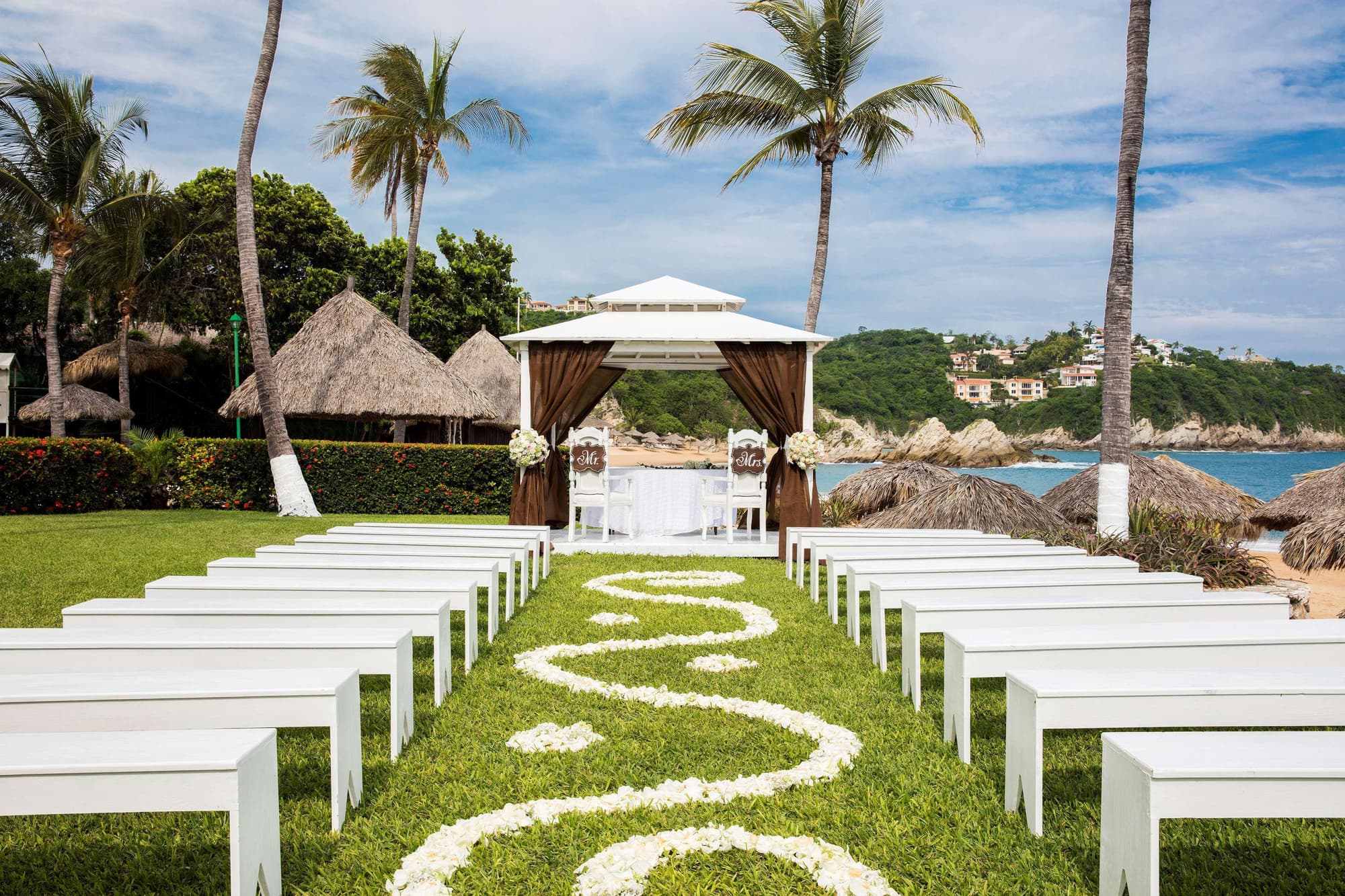 Barcelo Huatulco, General view