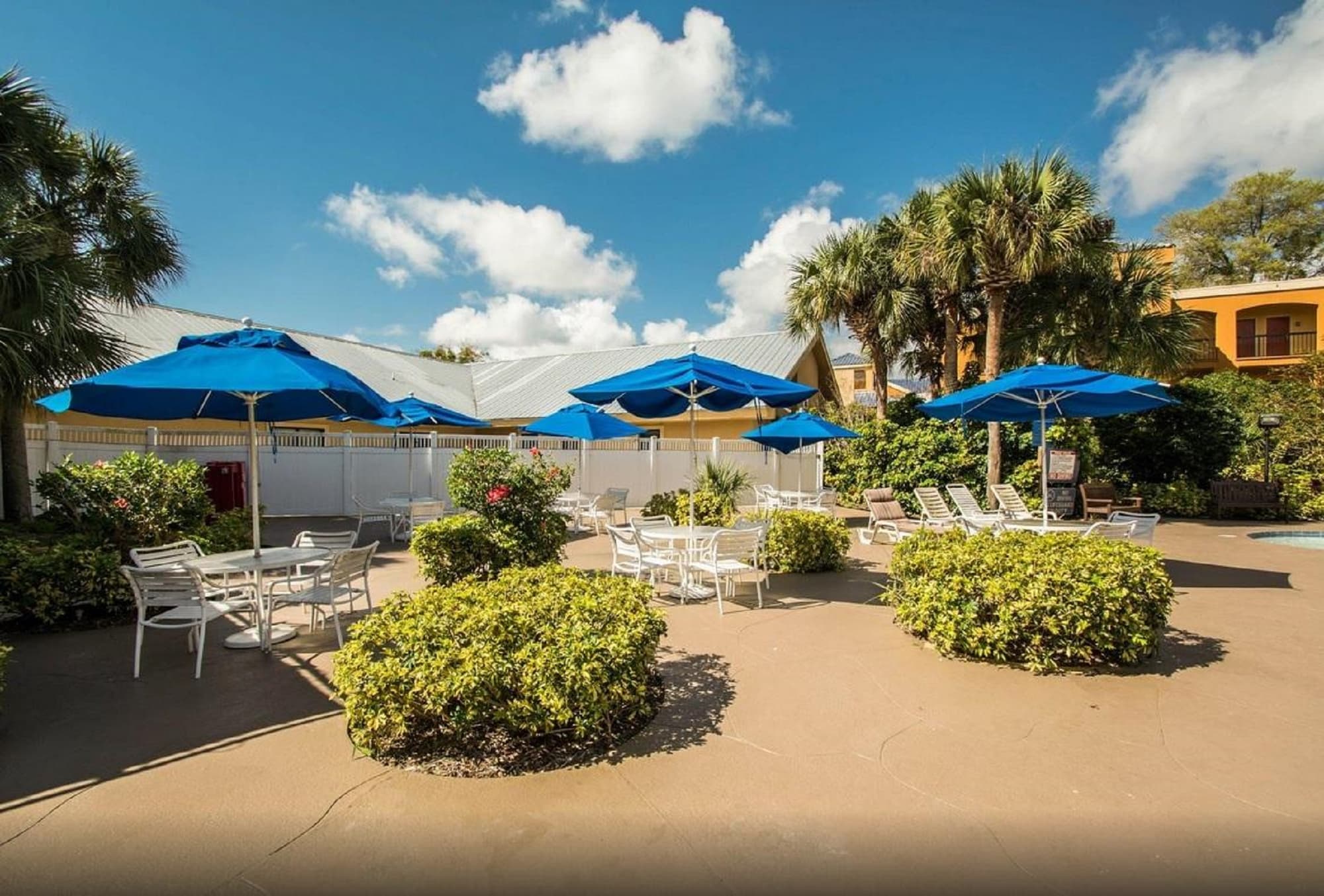 CLOSED - Mi Casa Hotel