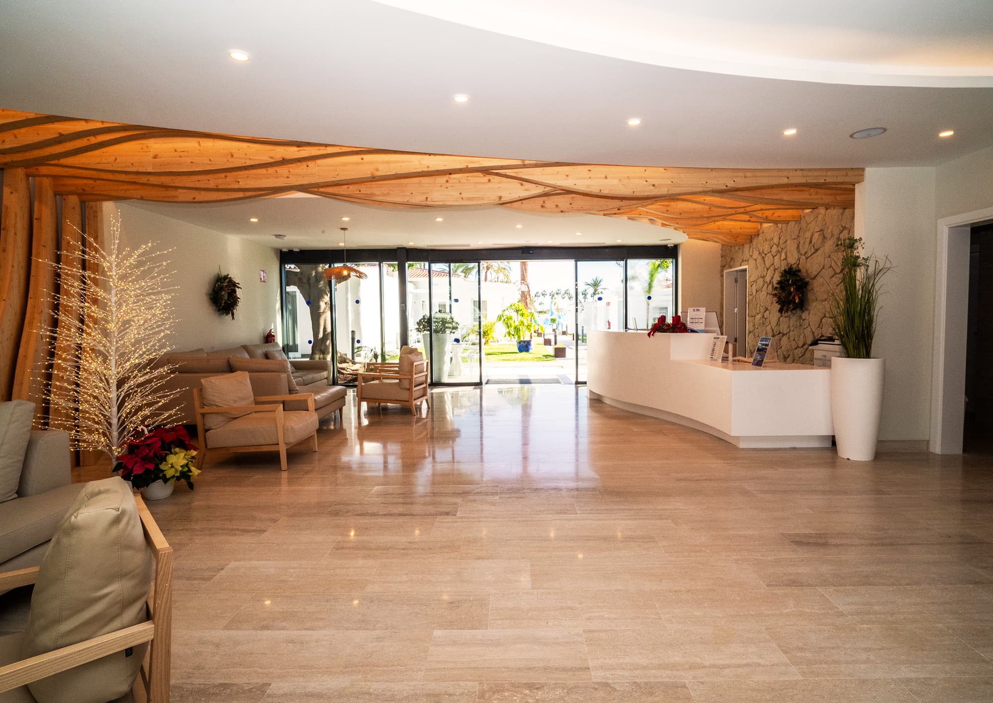 HL Miraflor Suites