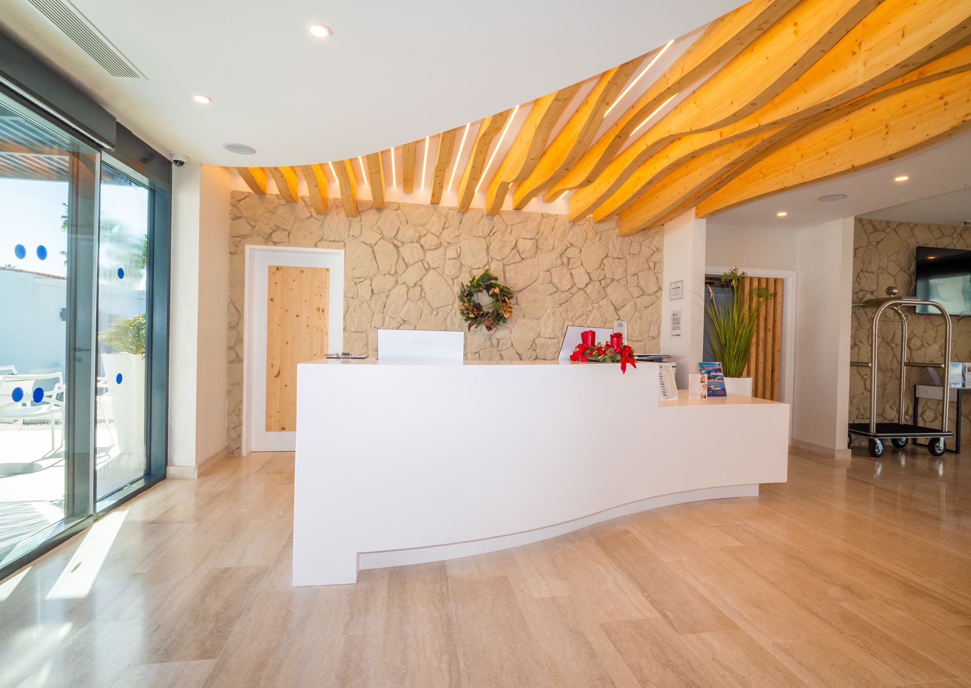 HL Miraflor Suites