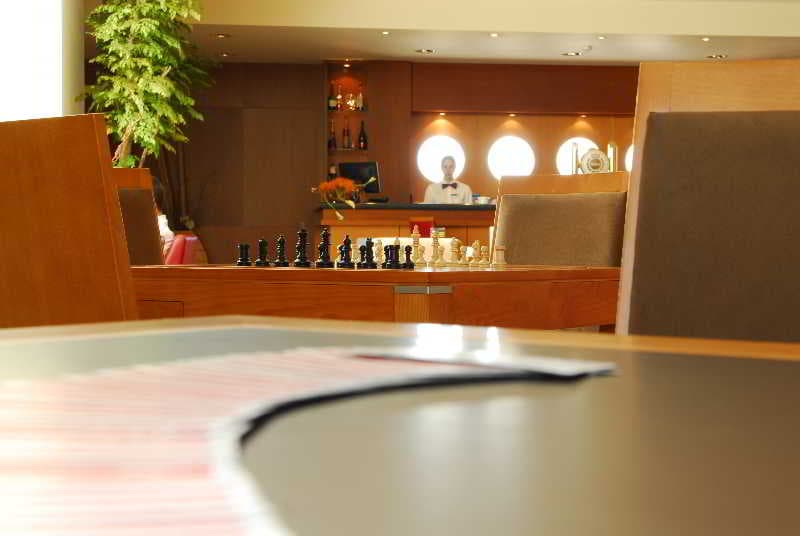 Hotel Versatile, Bar