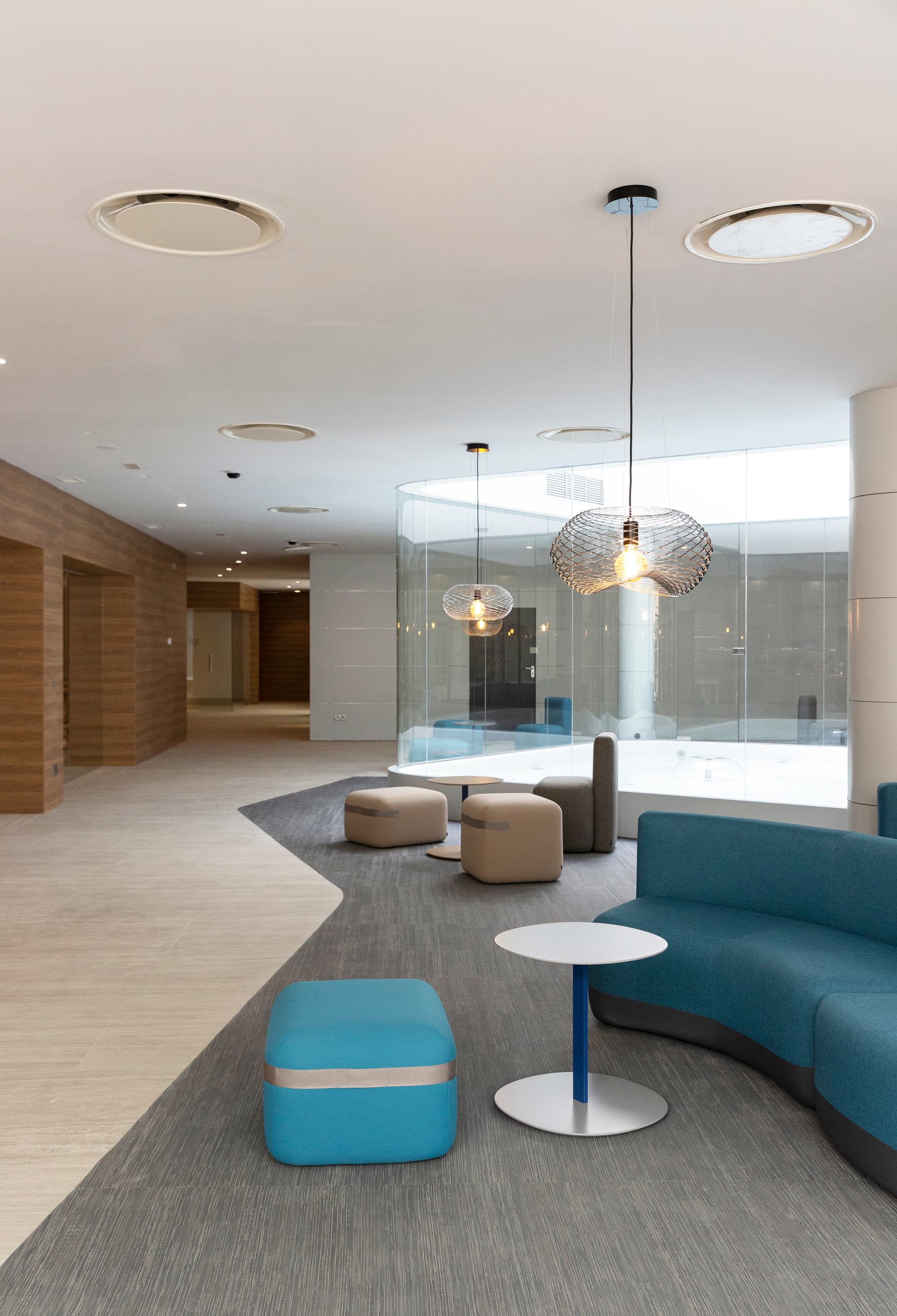 Macia Sevilla Kubb, Lobby