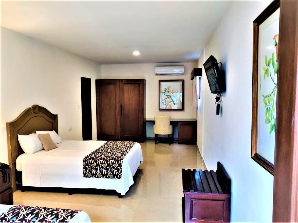 Maison del Embajador, Room