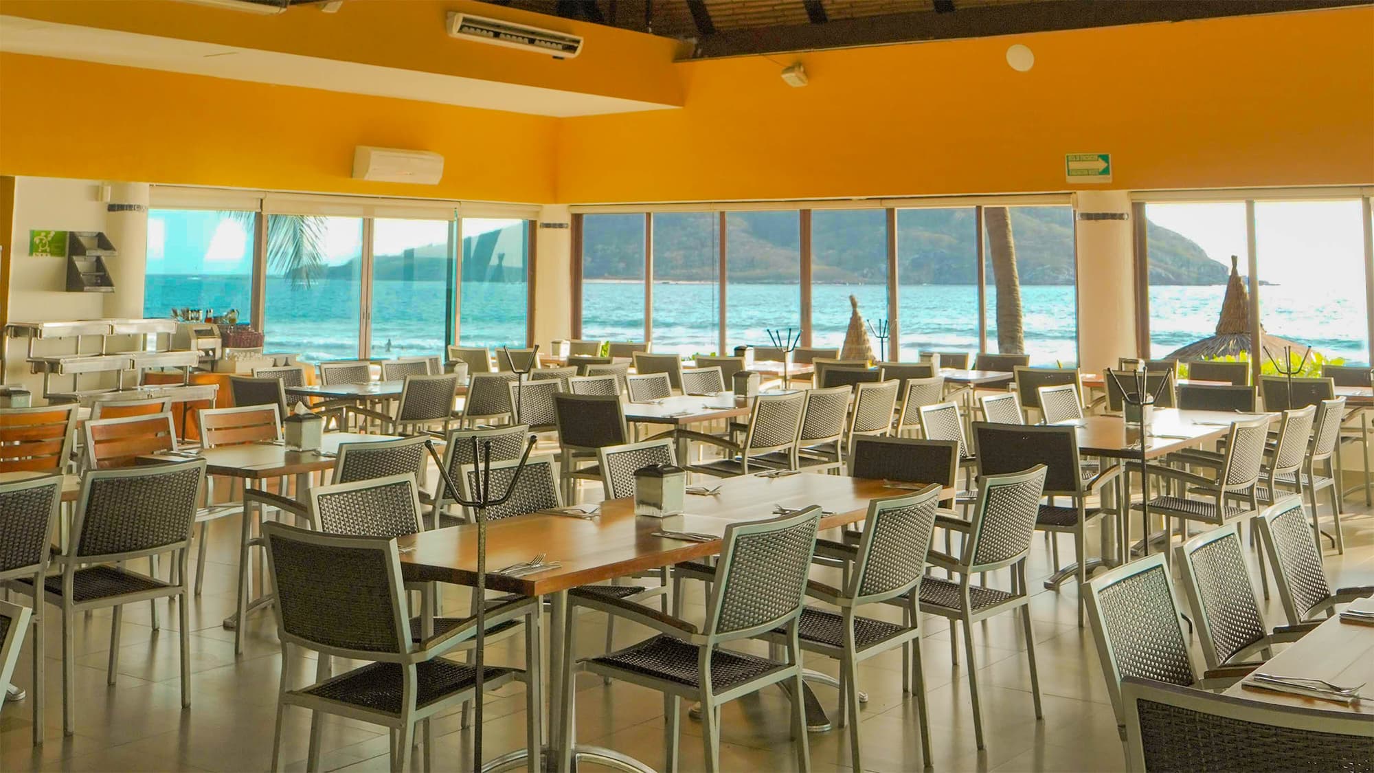 Luna Palace Hotel & Suites, Restaurant