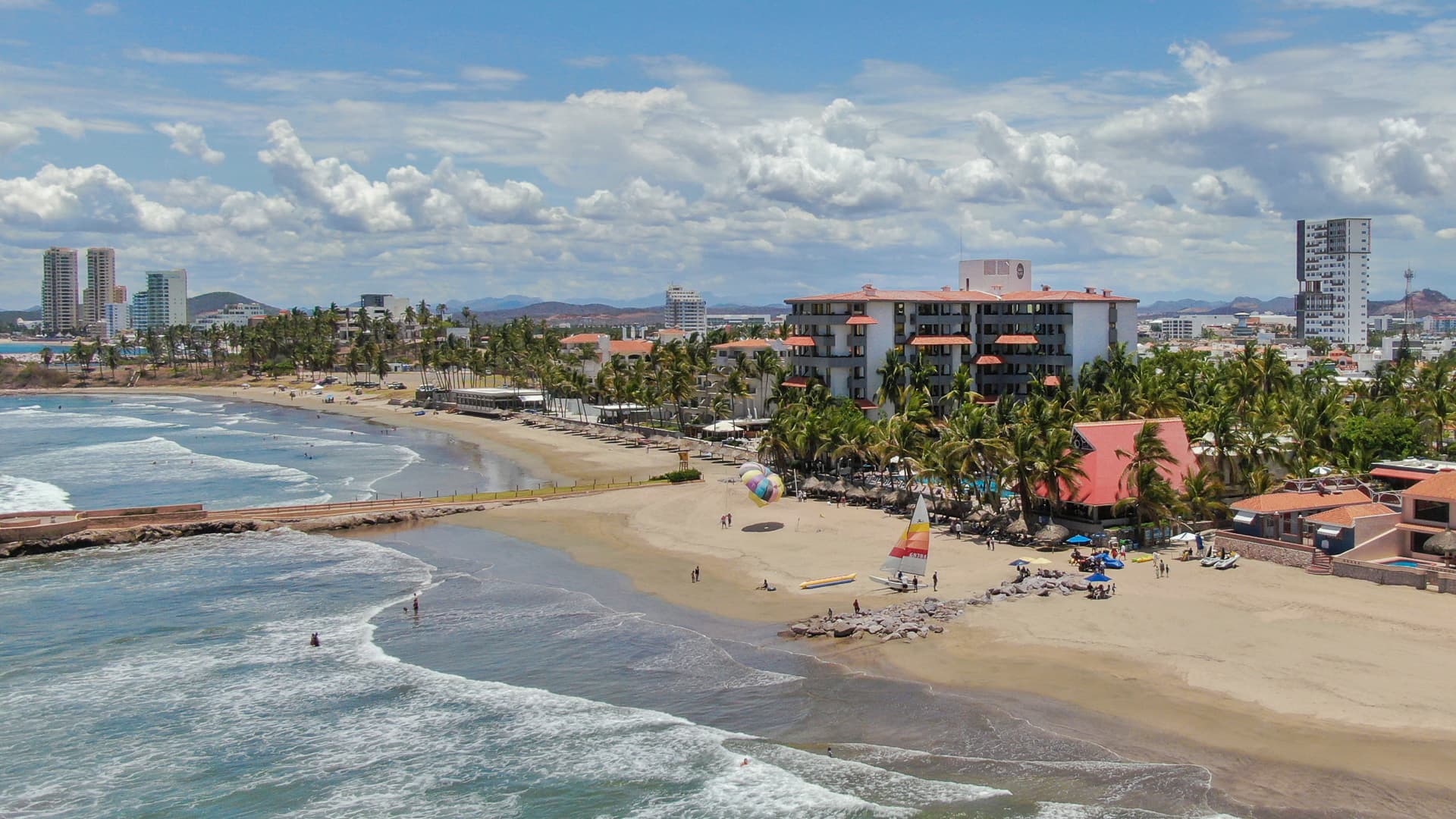 Luna Palace Hotel & Suites