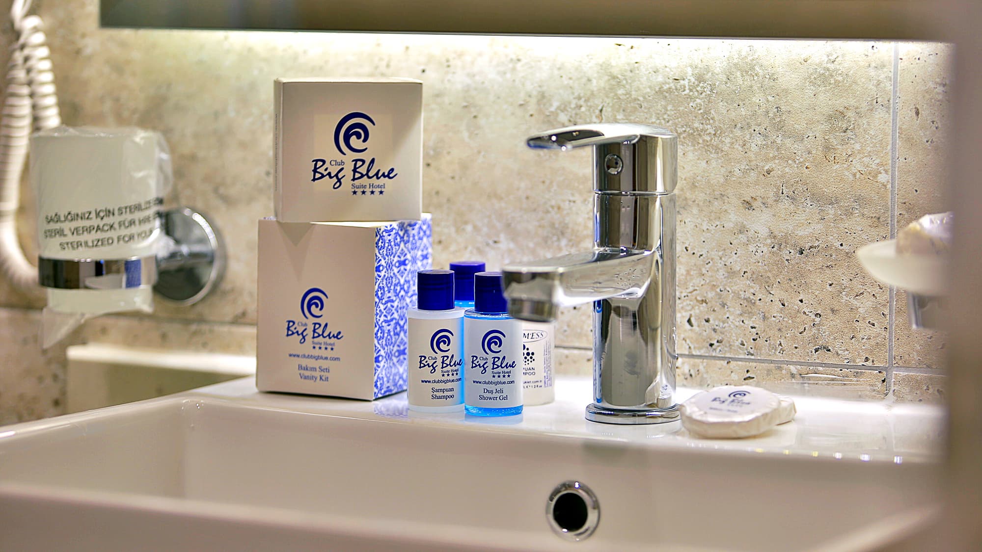 Club Big Blue Suite Hotel