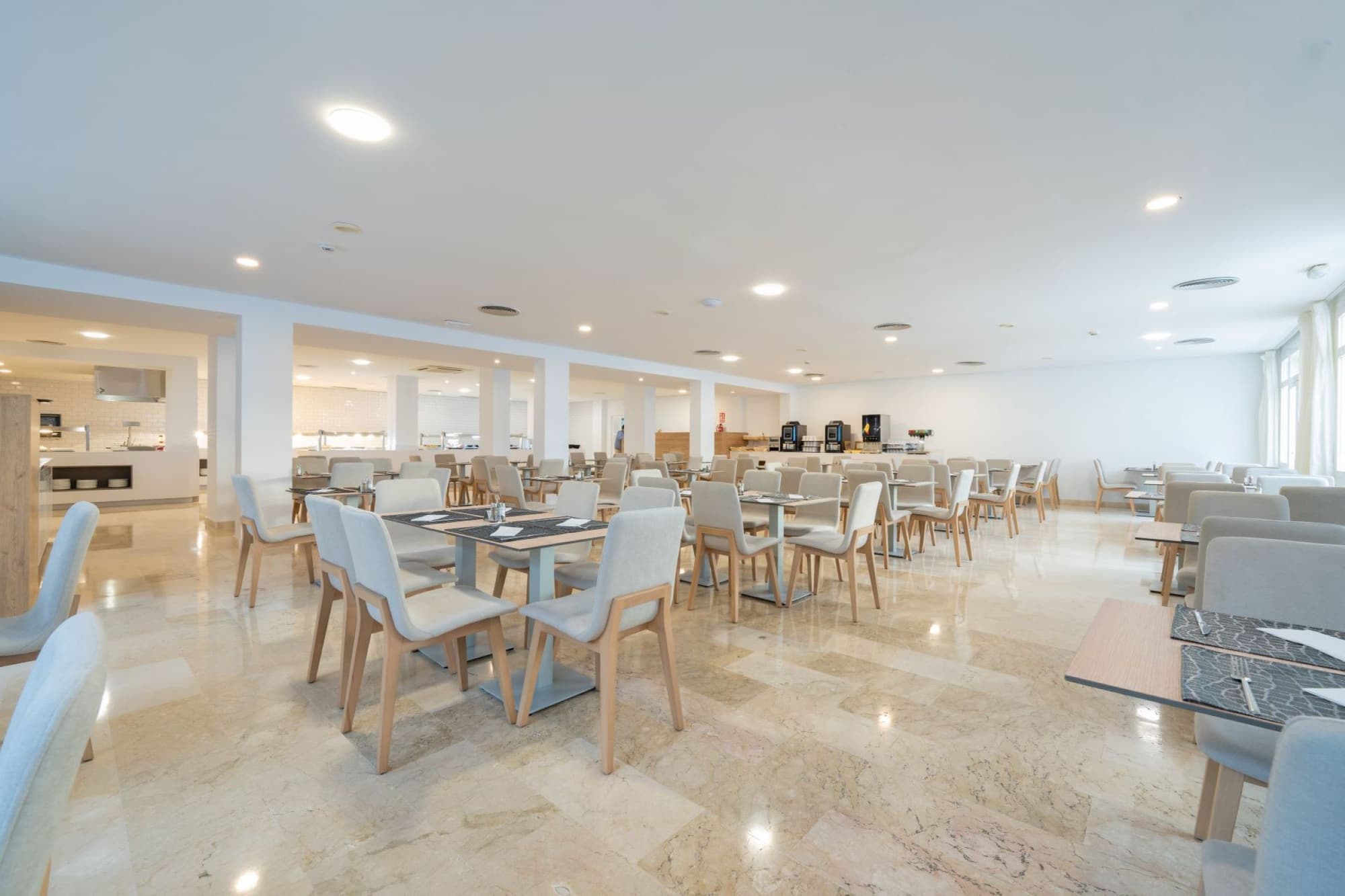 Caprice Isabel Aparthotel