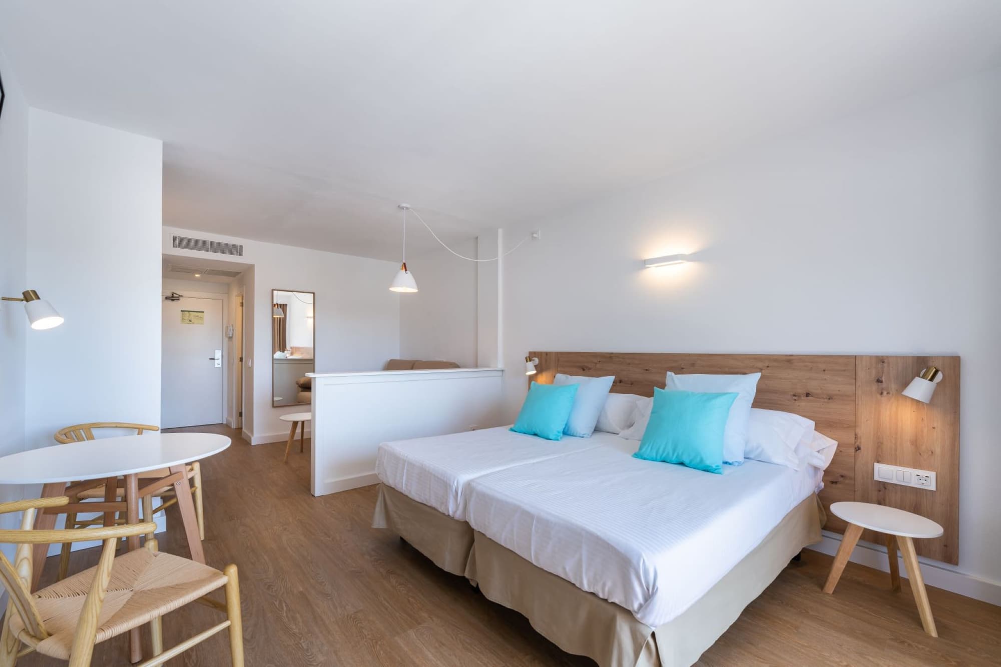 Caprice Isabel Aparthotel