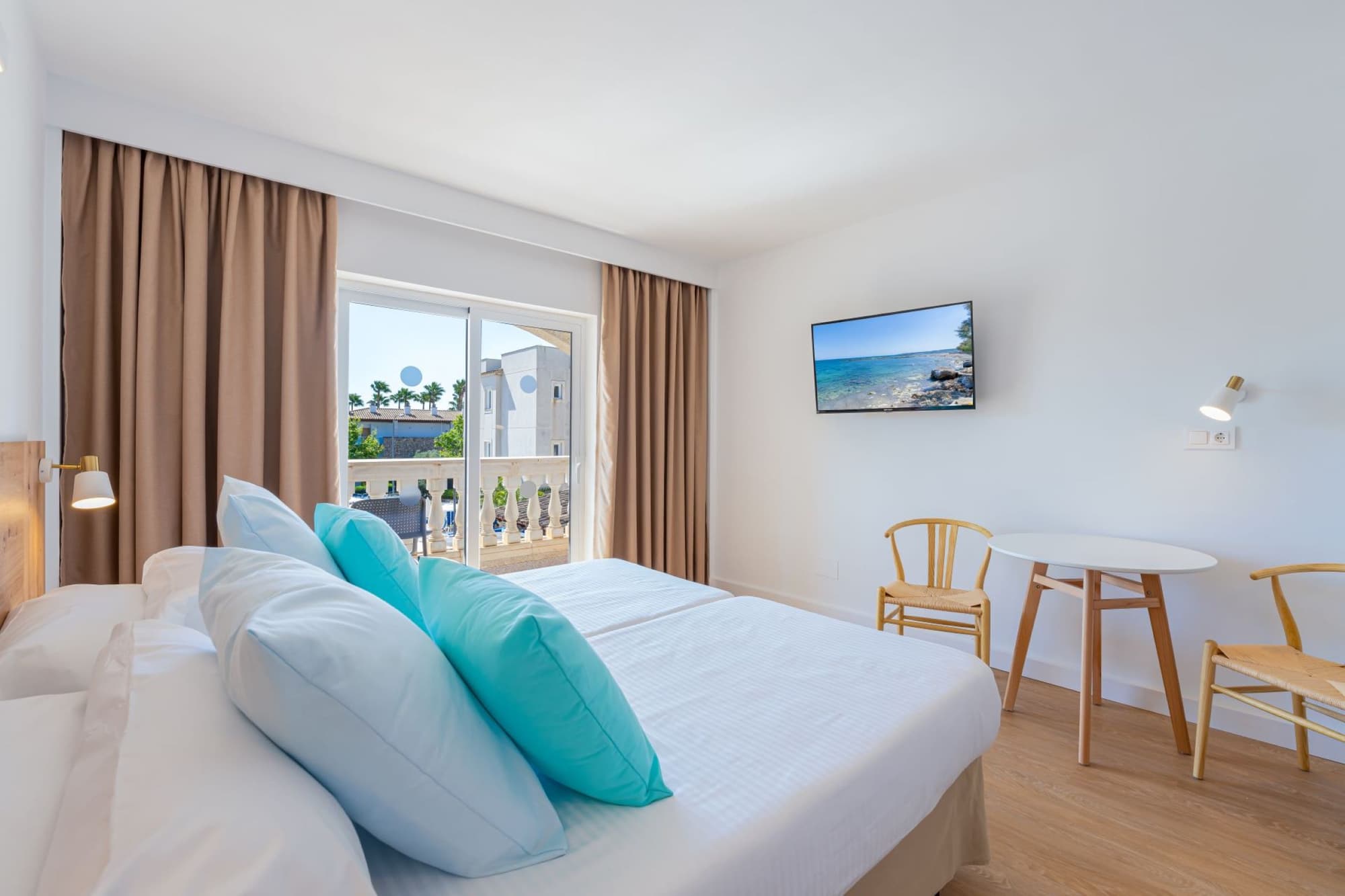 Caprice Isabel Aparthotel