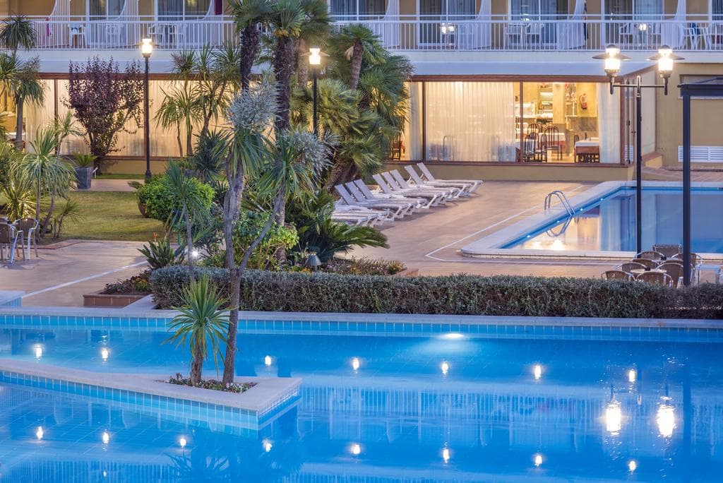 President Calella, Pool