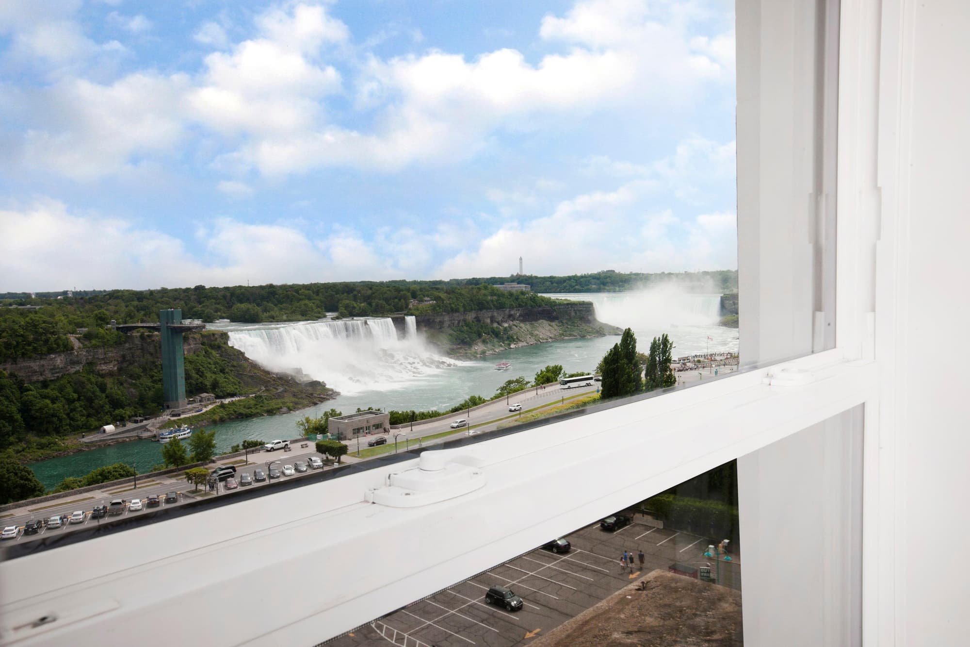 The Brock Niagara Falls Fallsview, Tapestry