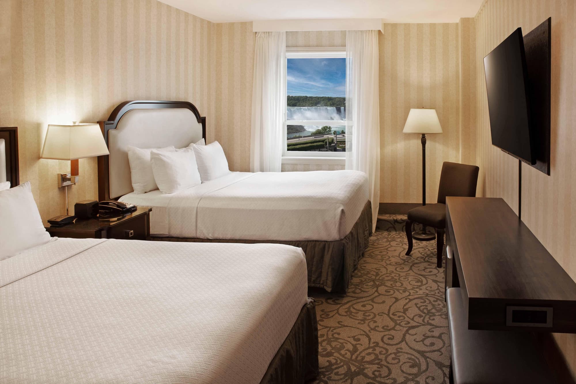 The Brock Niagara Falls Fallsview, Tapestry