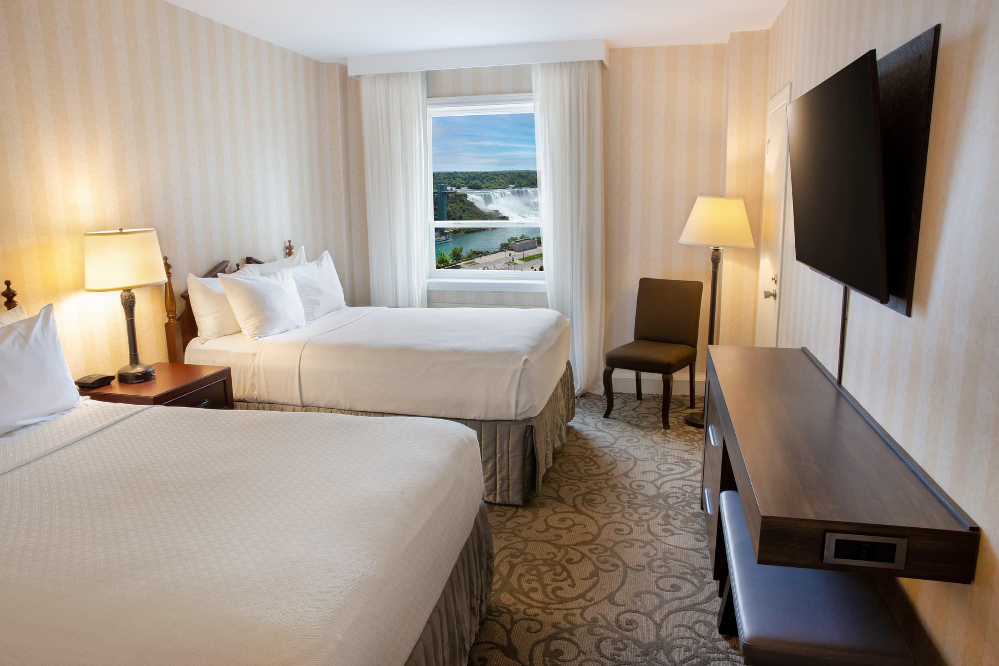 The Brock Niagara Falls Fallsview, Tapestry
