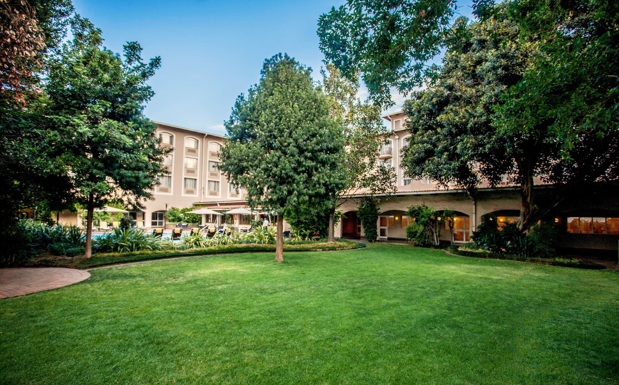 Garden Court Or Tambo, General view