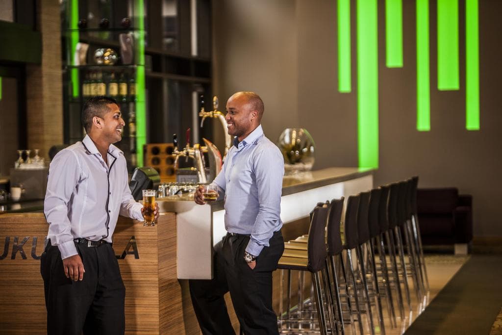 Garden Court South Beach, Bar