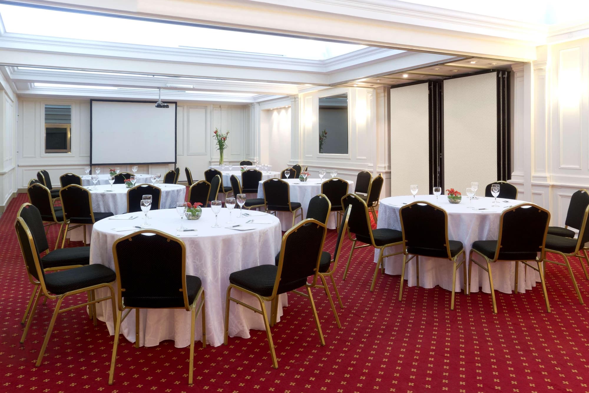 NH Collection Buenos Aires Crillon, Conferences