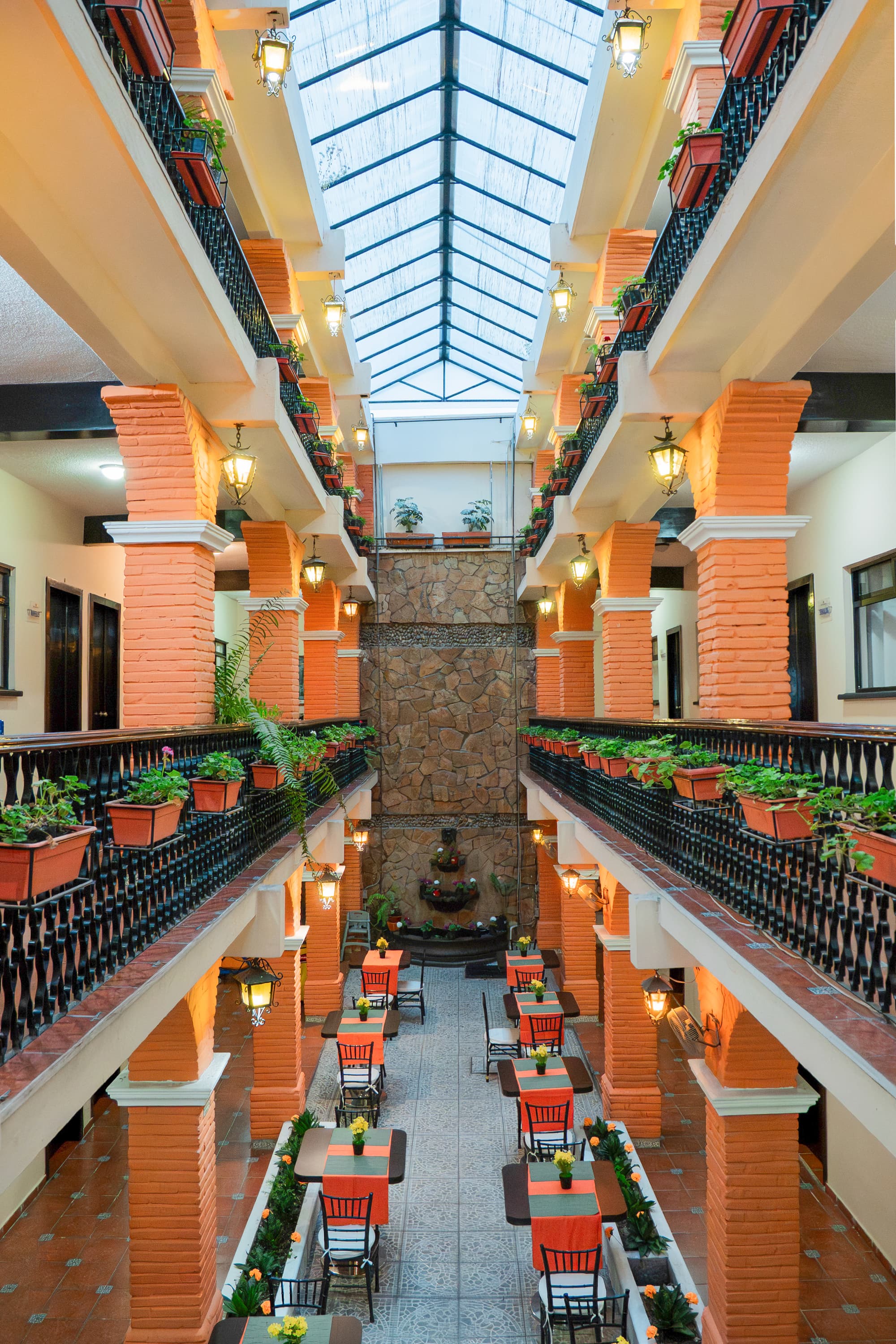HOTEL DEL CARMEN