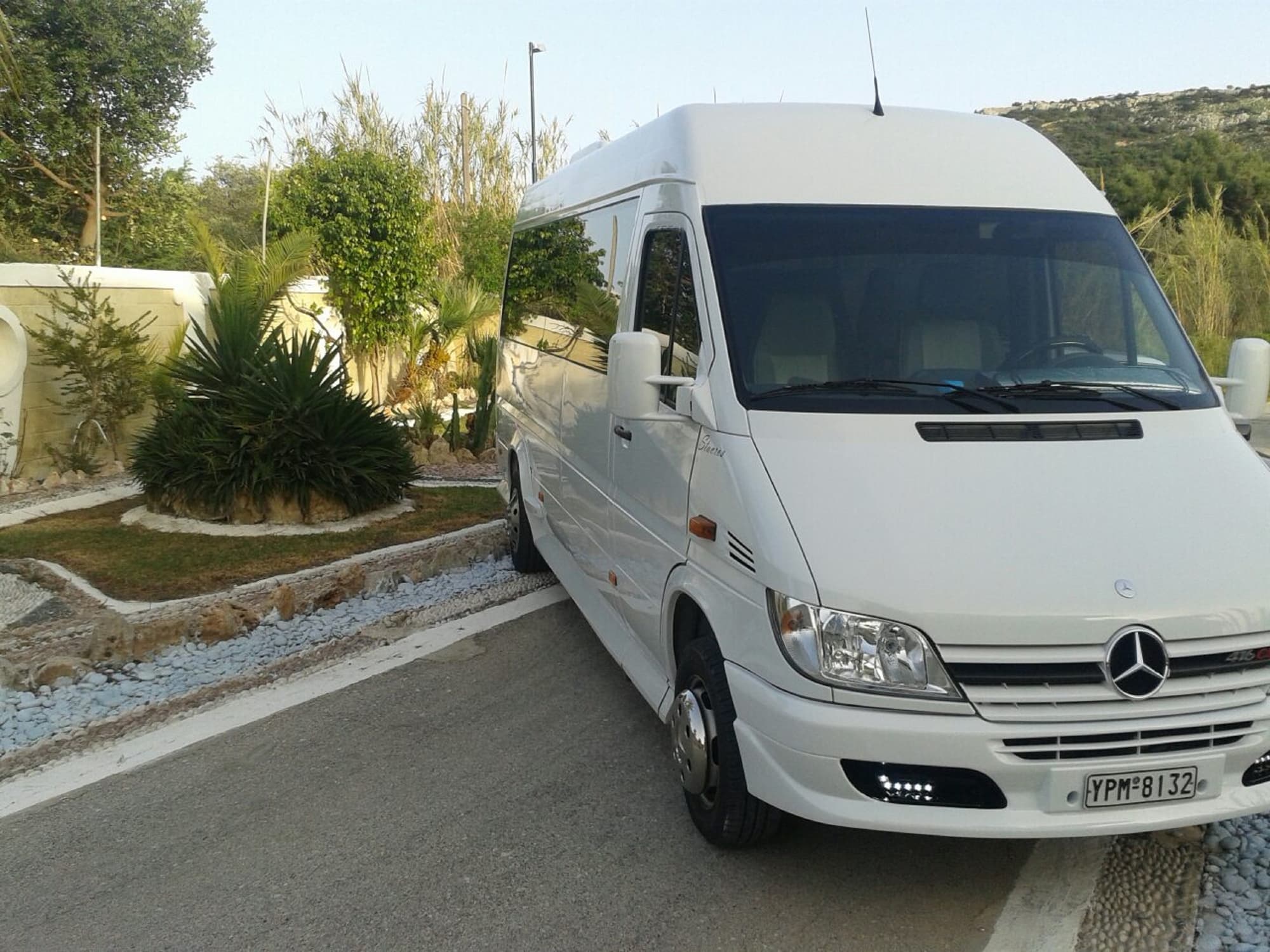 Achousa Hotel, Sports and Entertainment