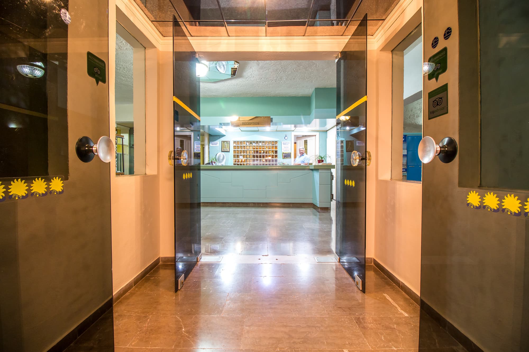 Achousa Hotel, Lobby