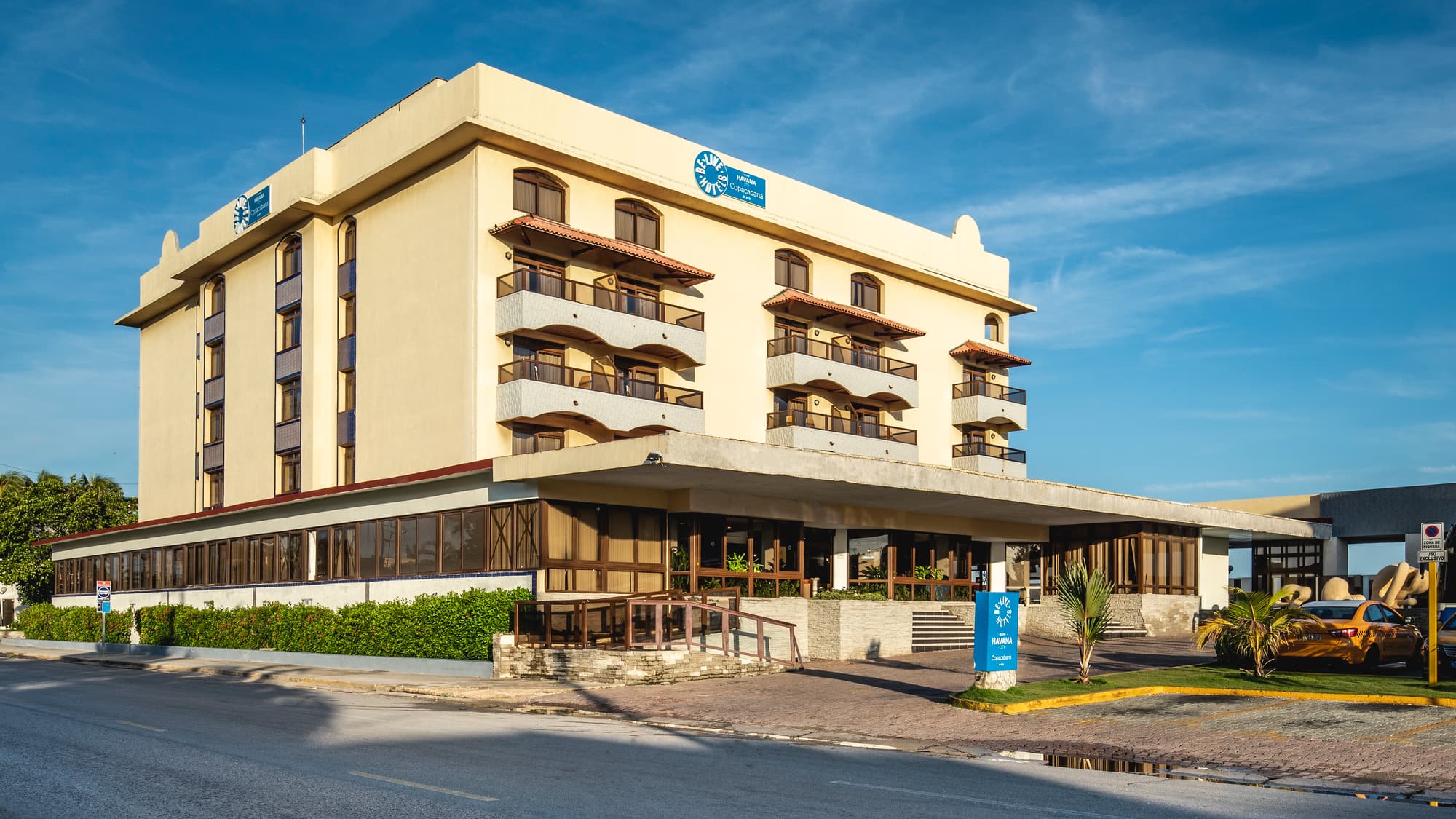 Hotel Copacabana, General view