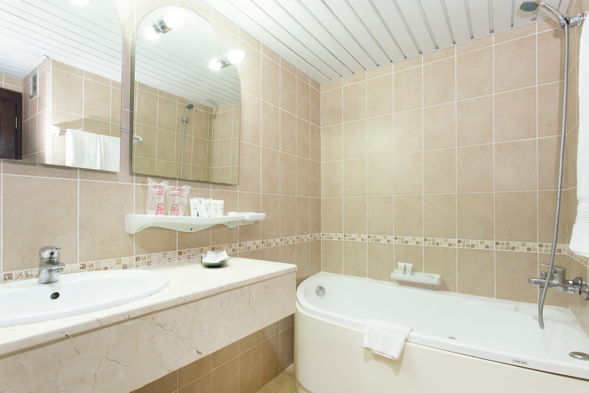 Hotel Copacabana, Room