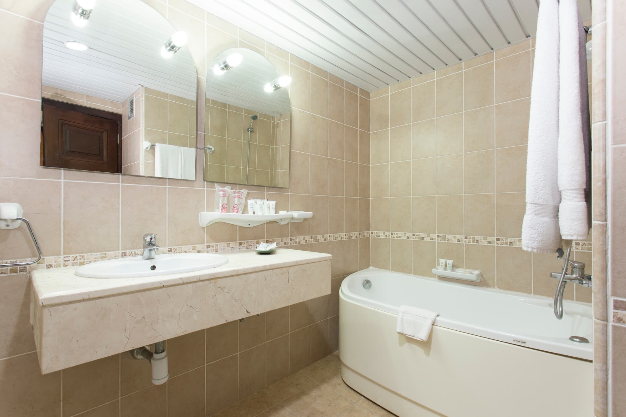 Hotel Copacabana, Room